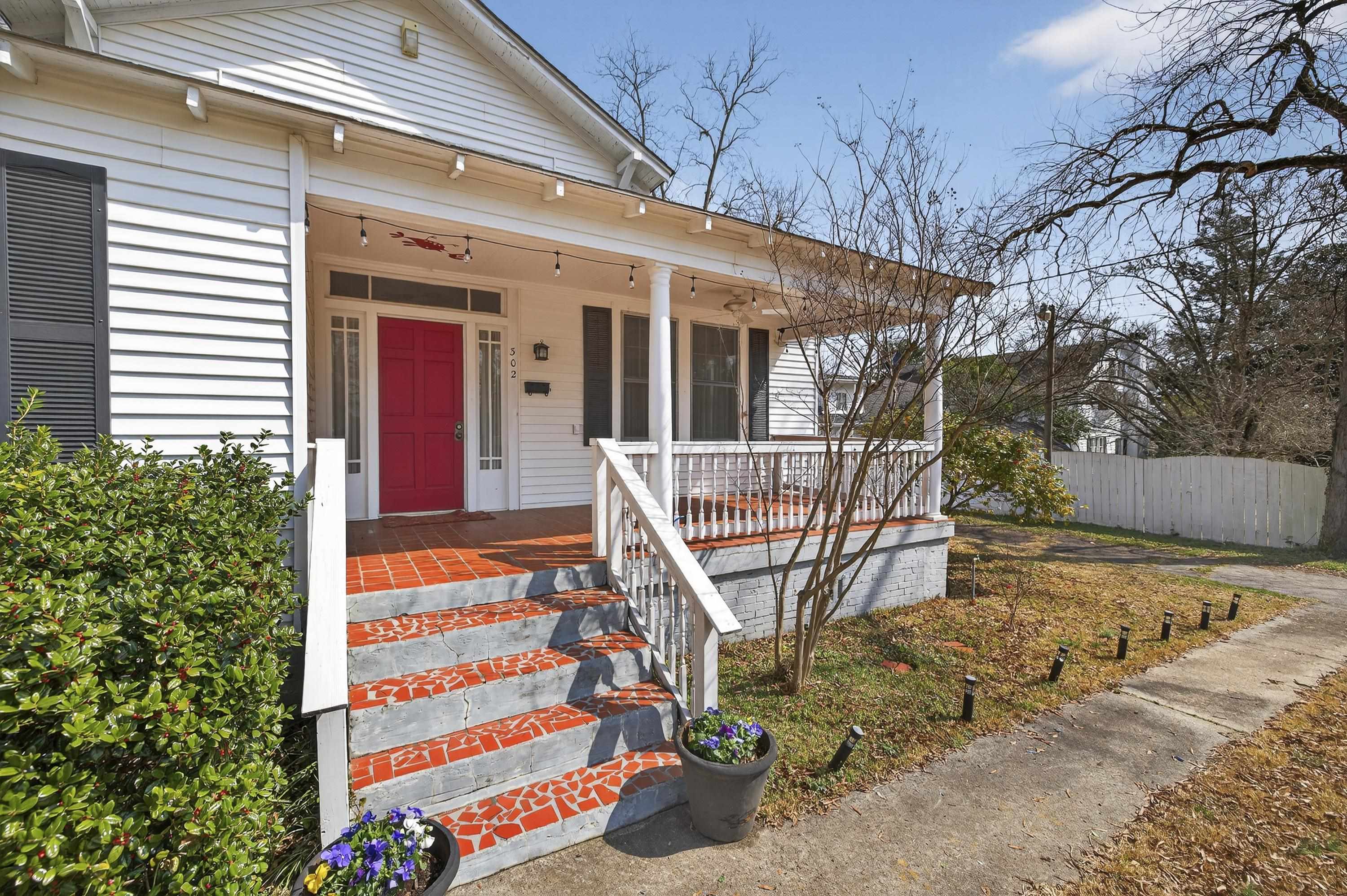 302 N LAFAYETTE STREET