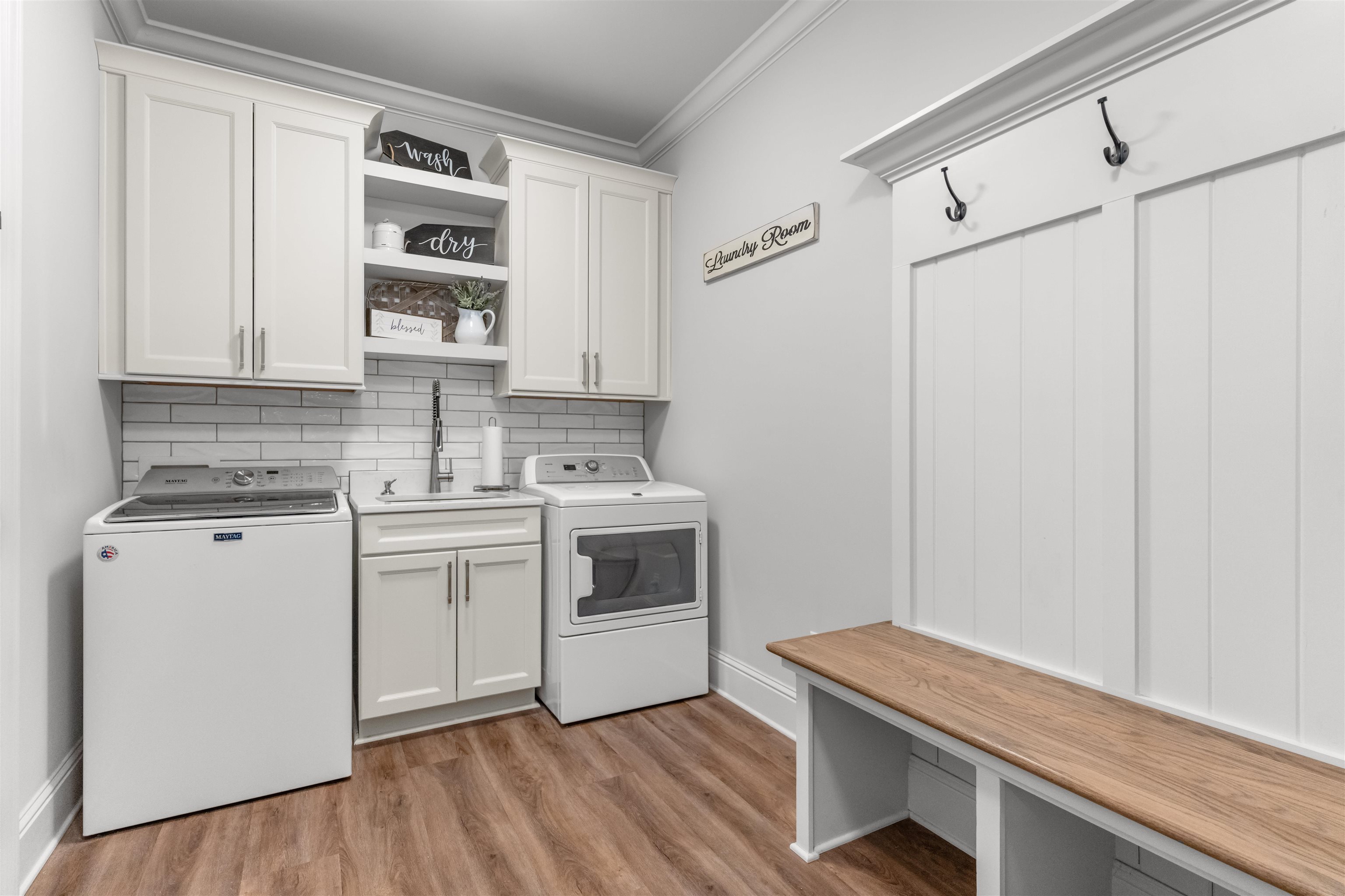 1231 GLEN EAGLE DRIVE