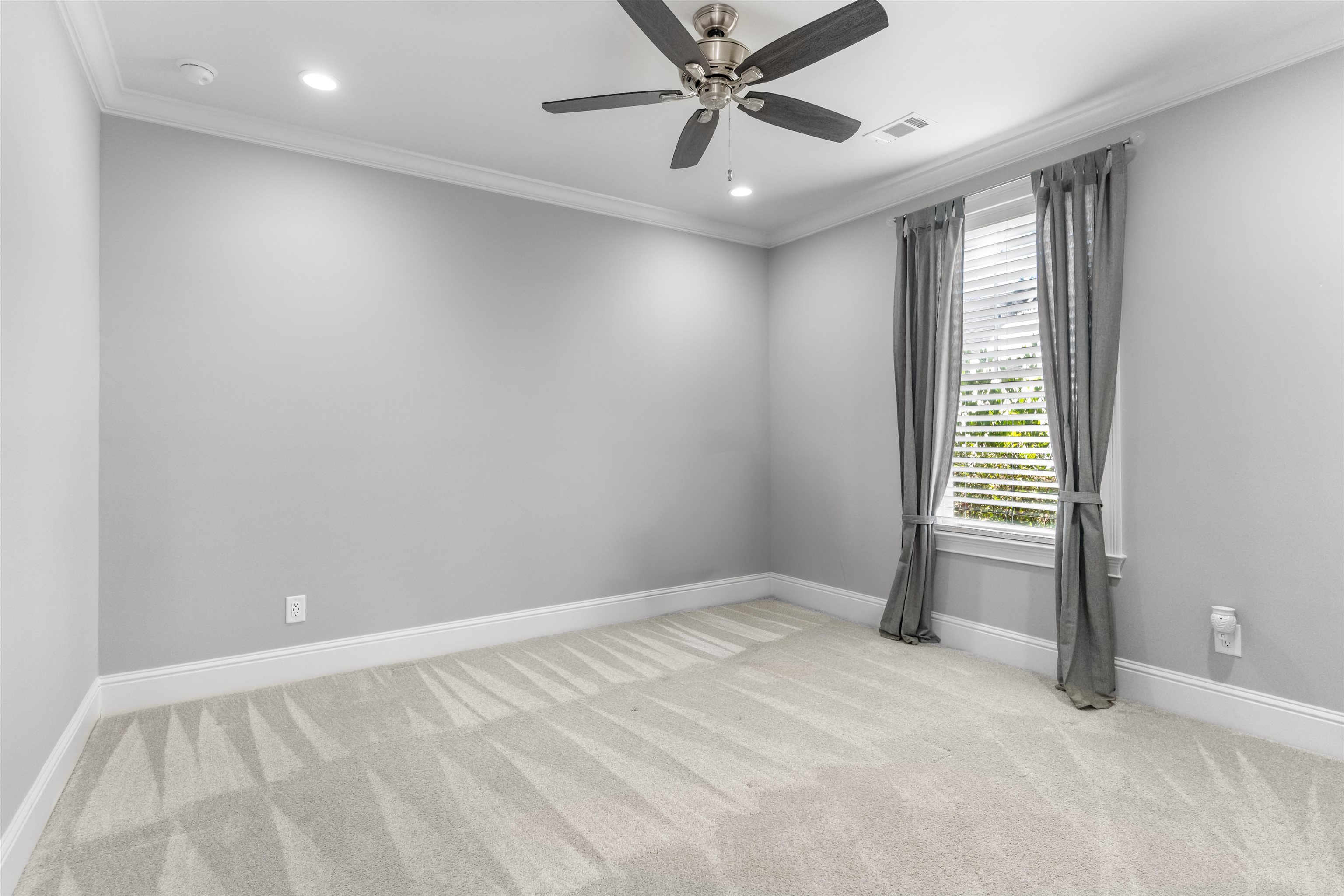 1231 GLEN EAGLE DRIVE