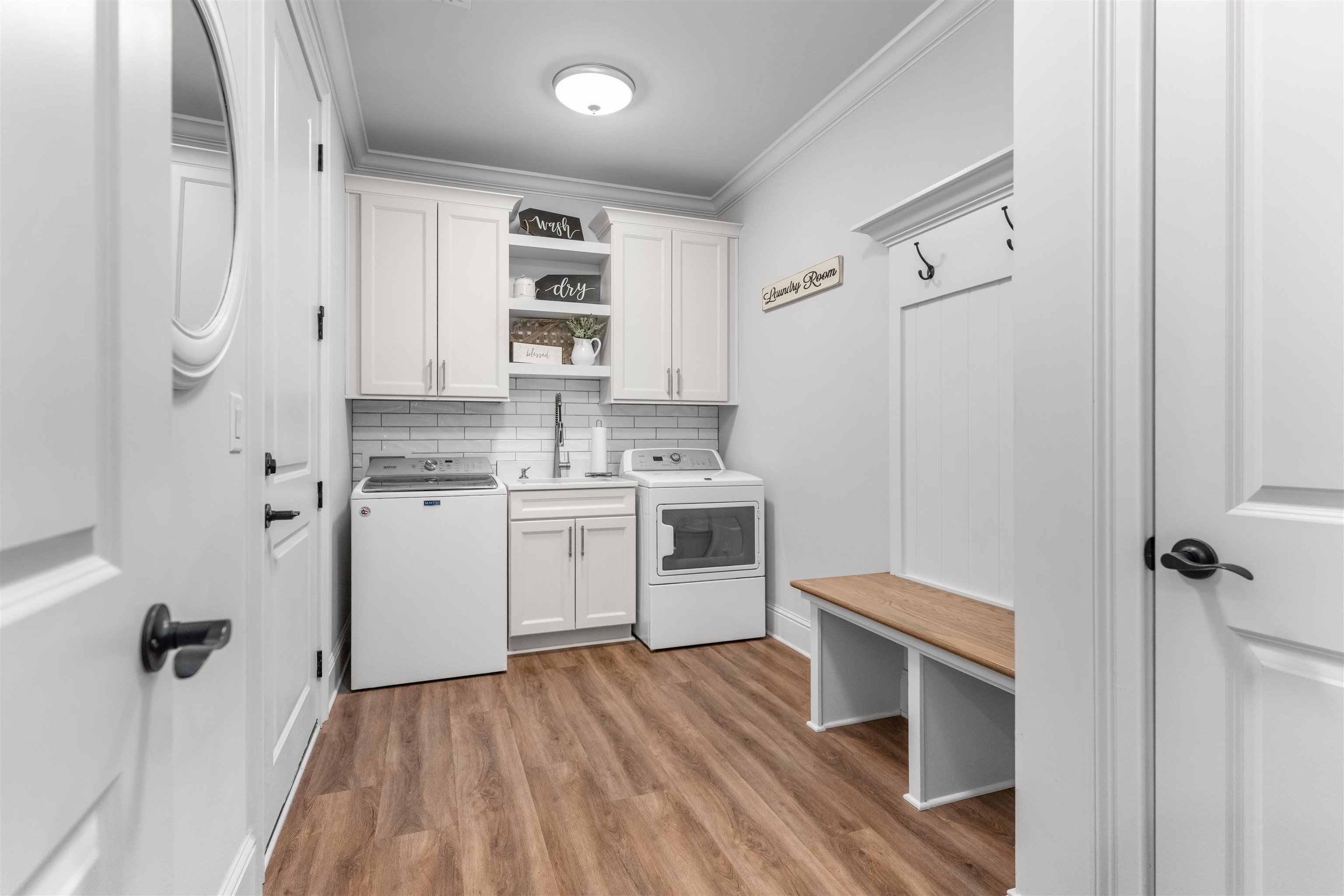 1231 GLEN EAGLE DRIVE