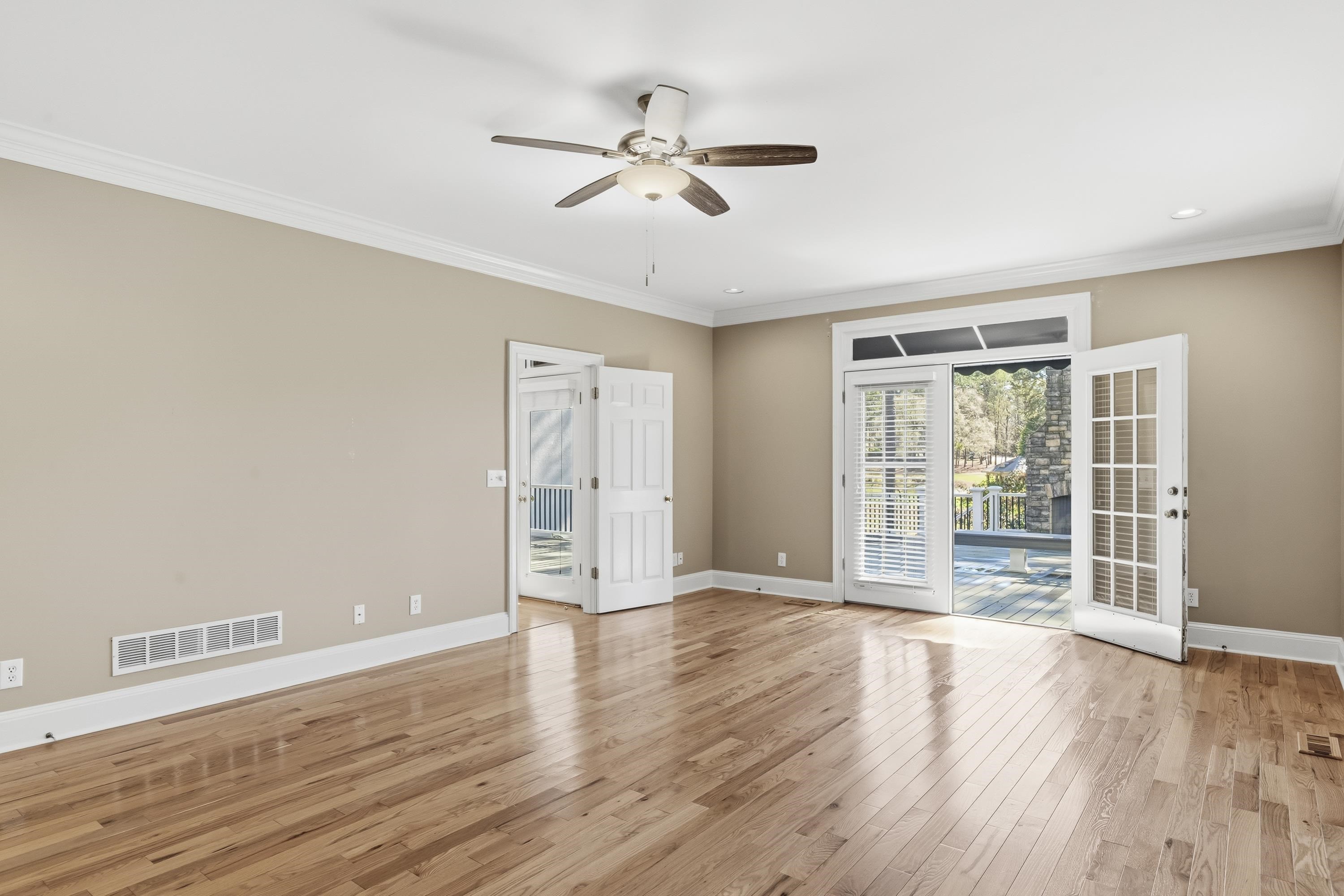 1811 SNUG HARBOR DRIVE