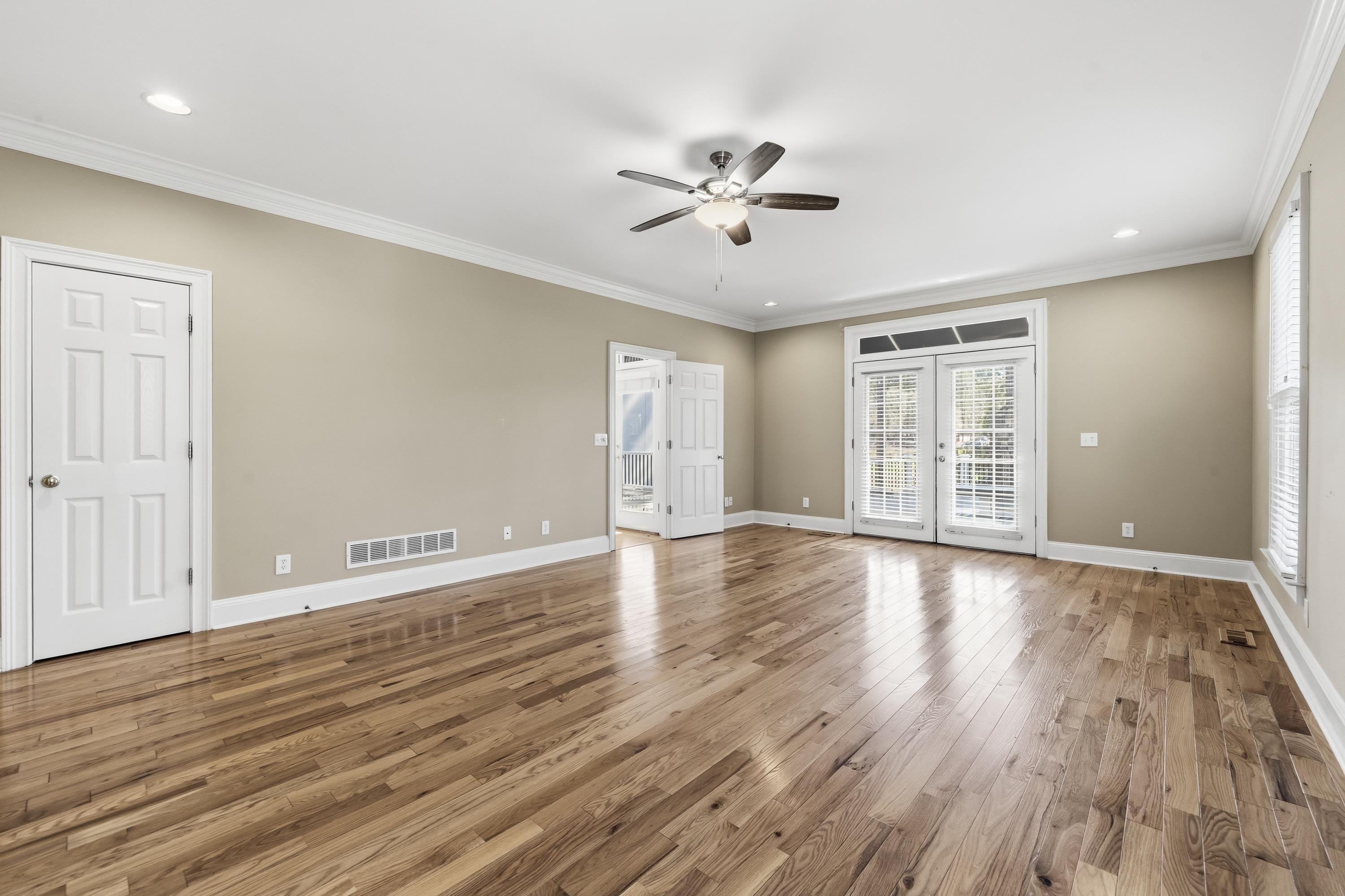 1811 SNUG HARBOR DRIVE