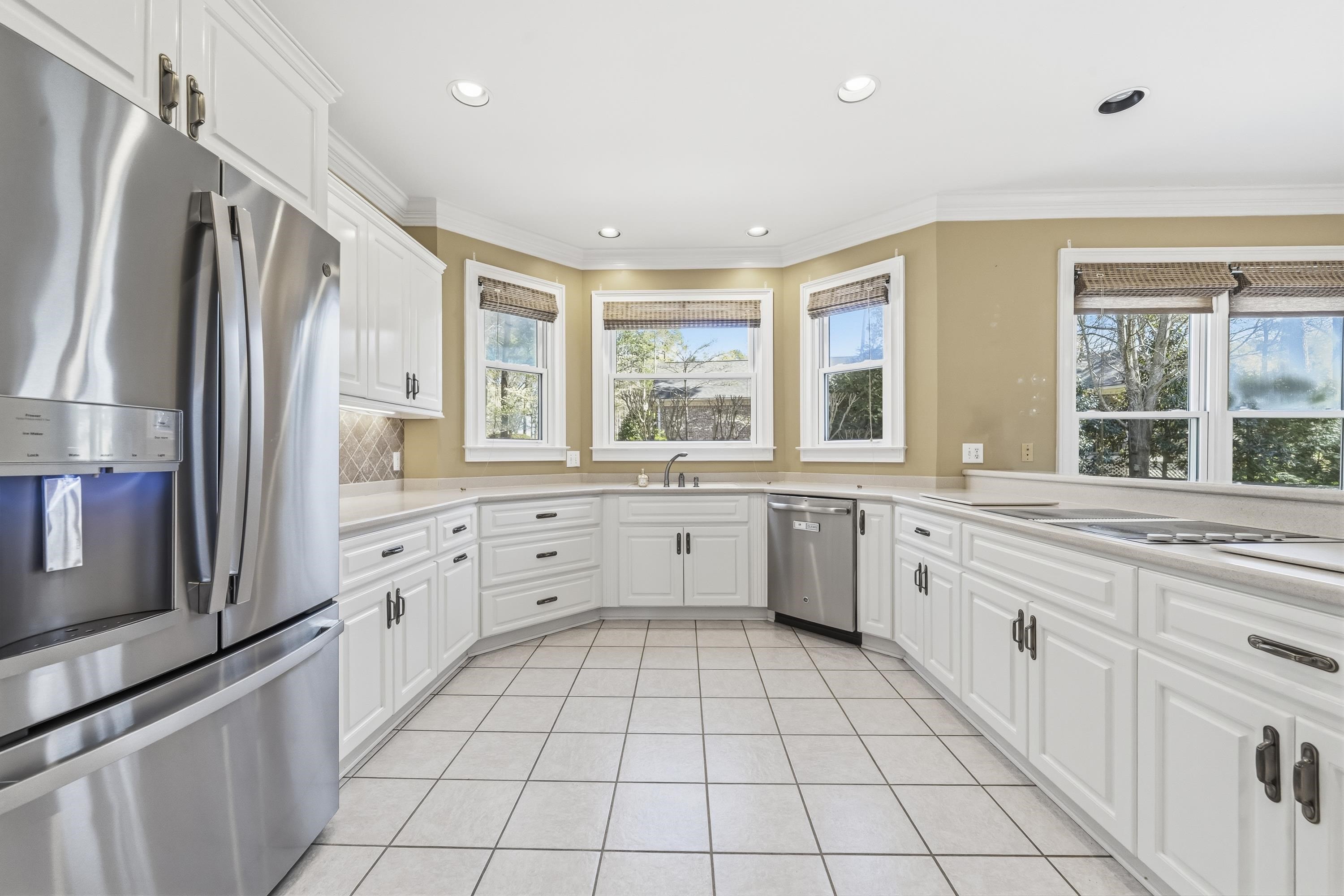 1811 SNUG HARBOR DRIVE