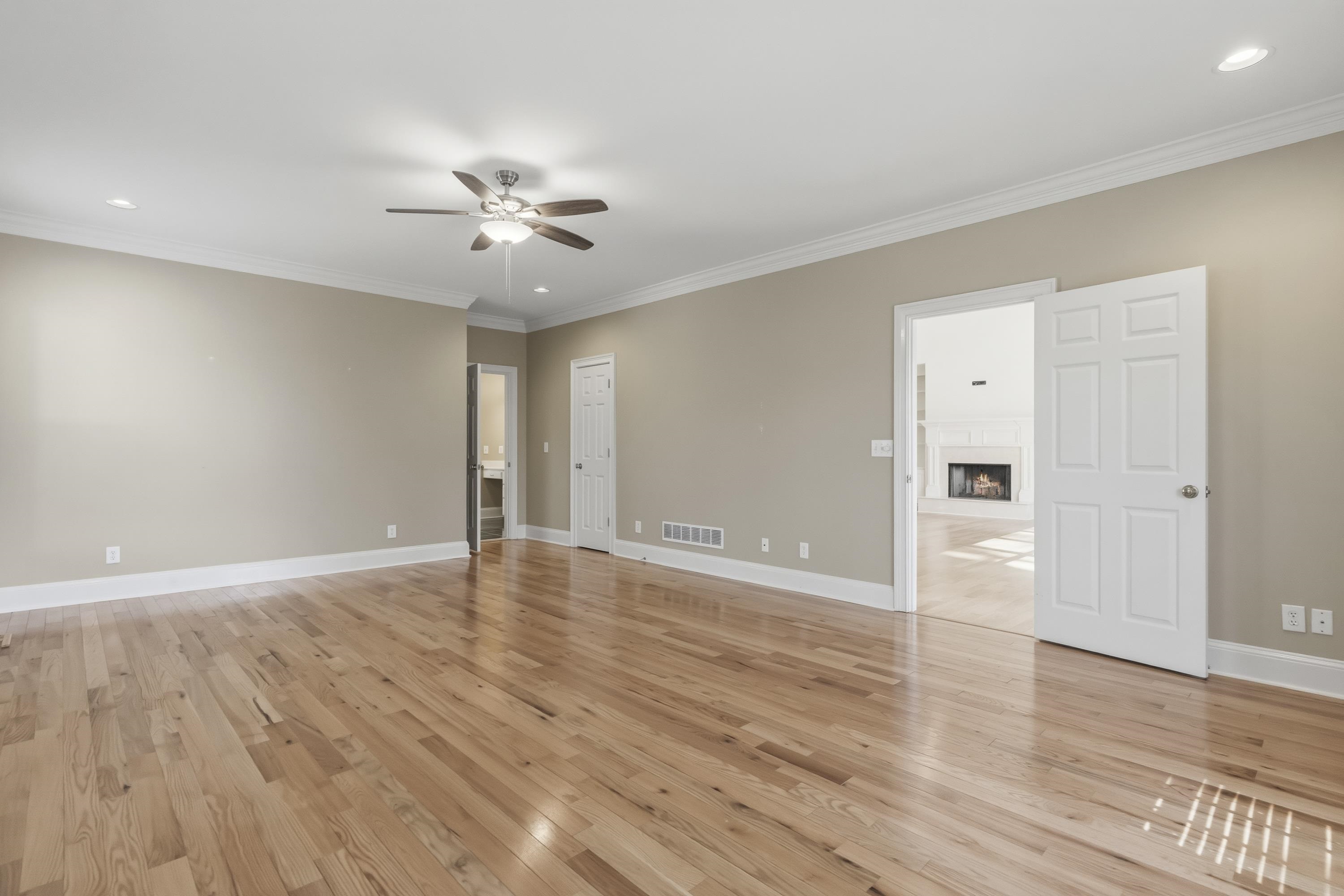 1811 SNUG HARBOR DRIVE