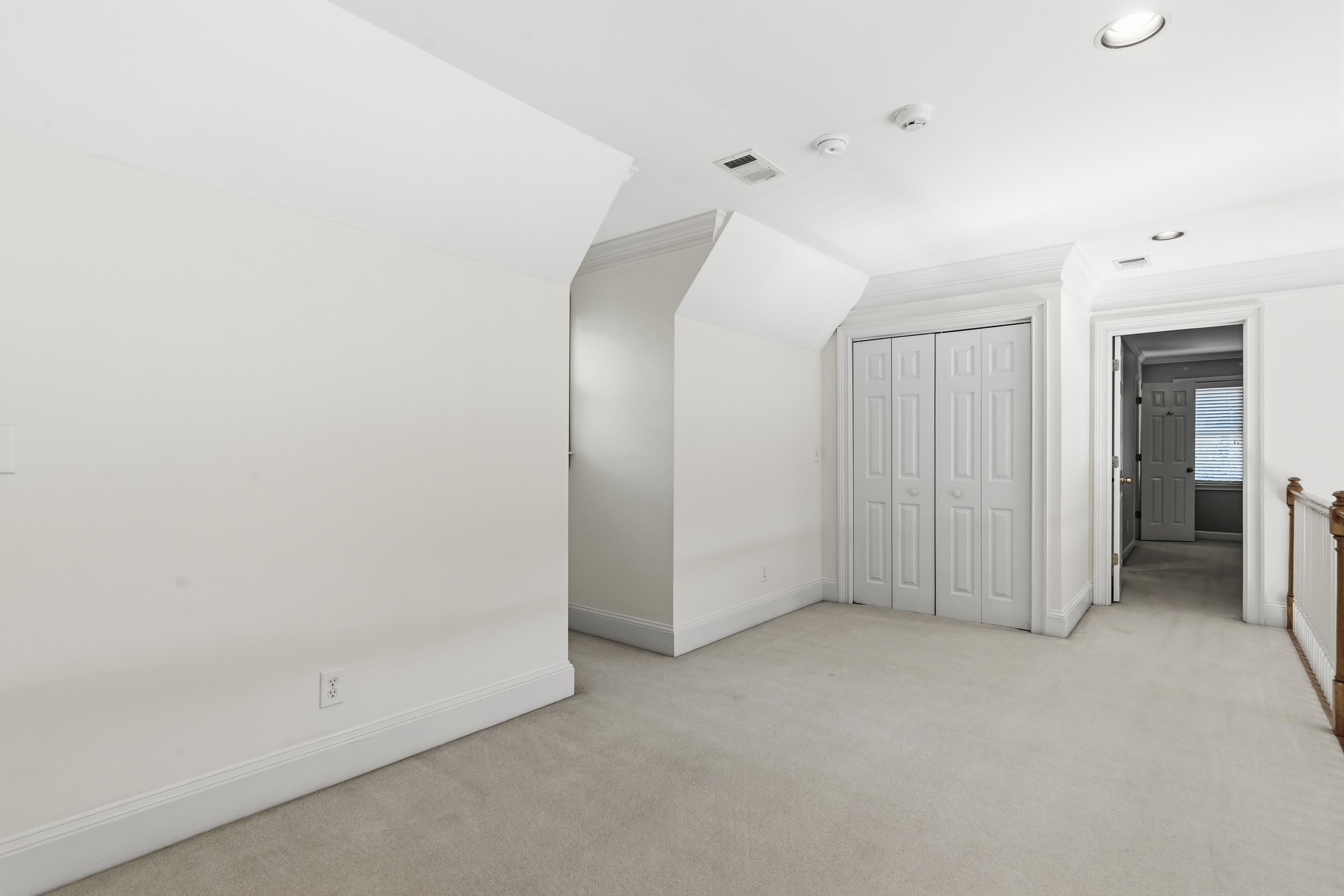 1811 SNUG HARBOR DRIVE