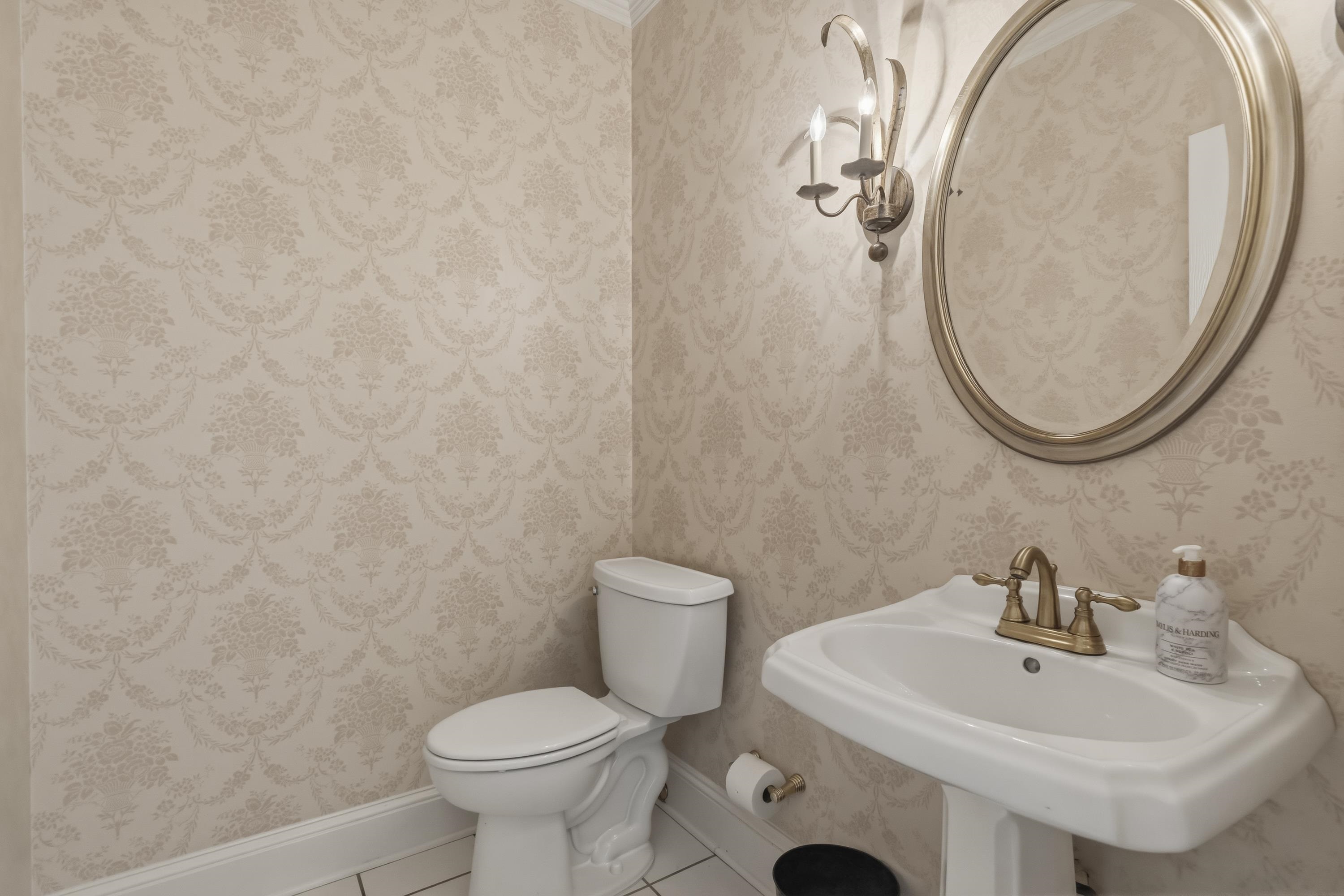 1811 SNUG HARBOR DRIVE