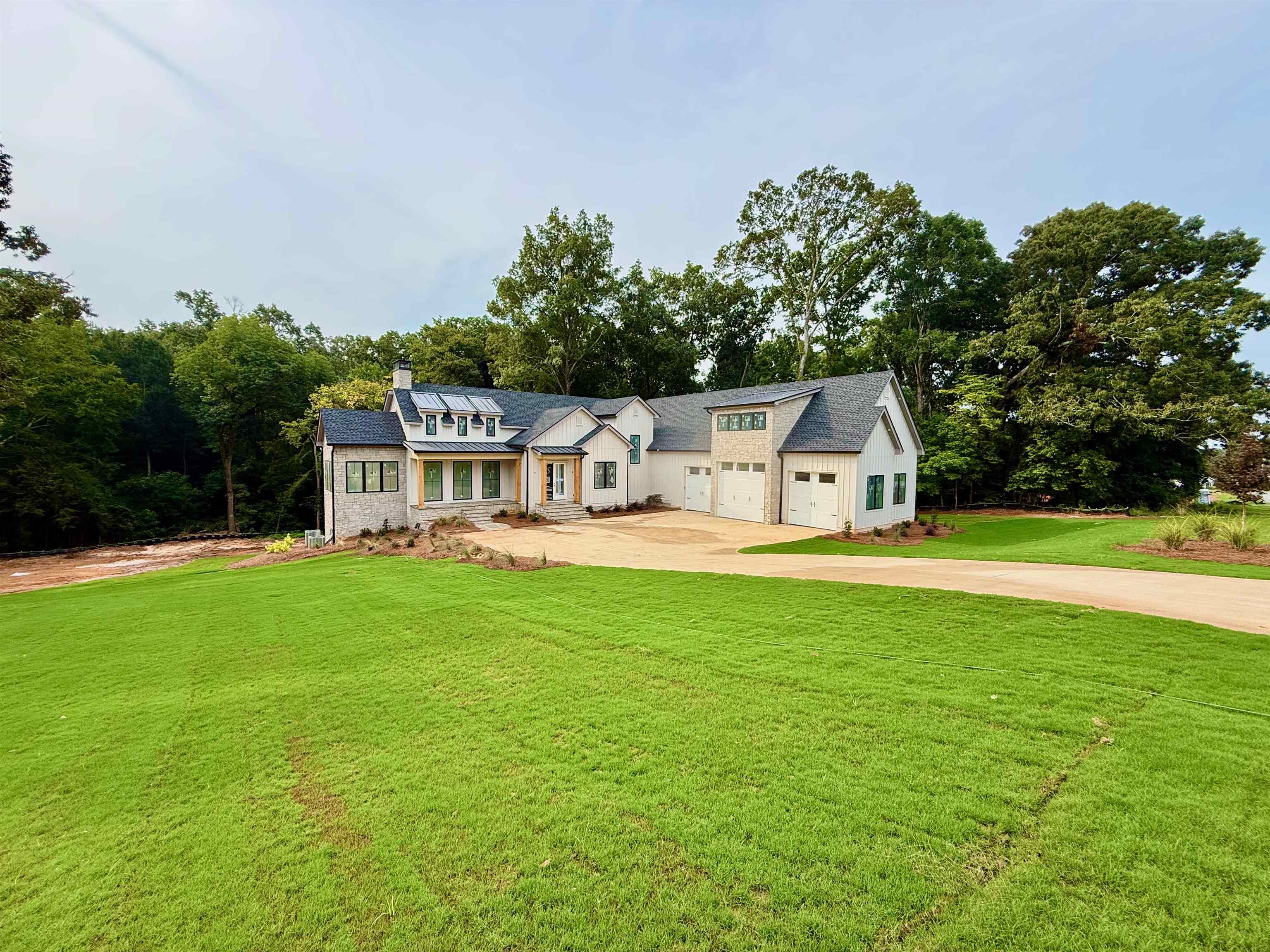 1110 SUNSET BLUFF
