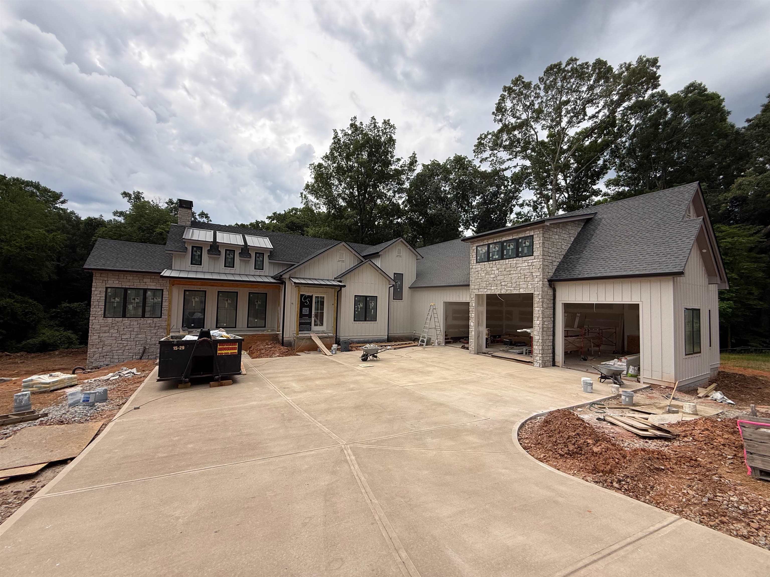 1110 SUNSET BLUFF