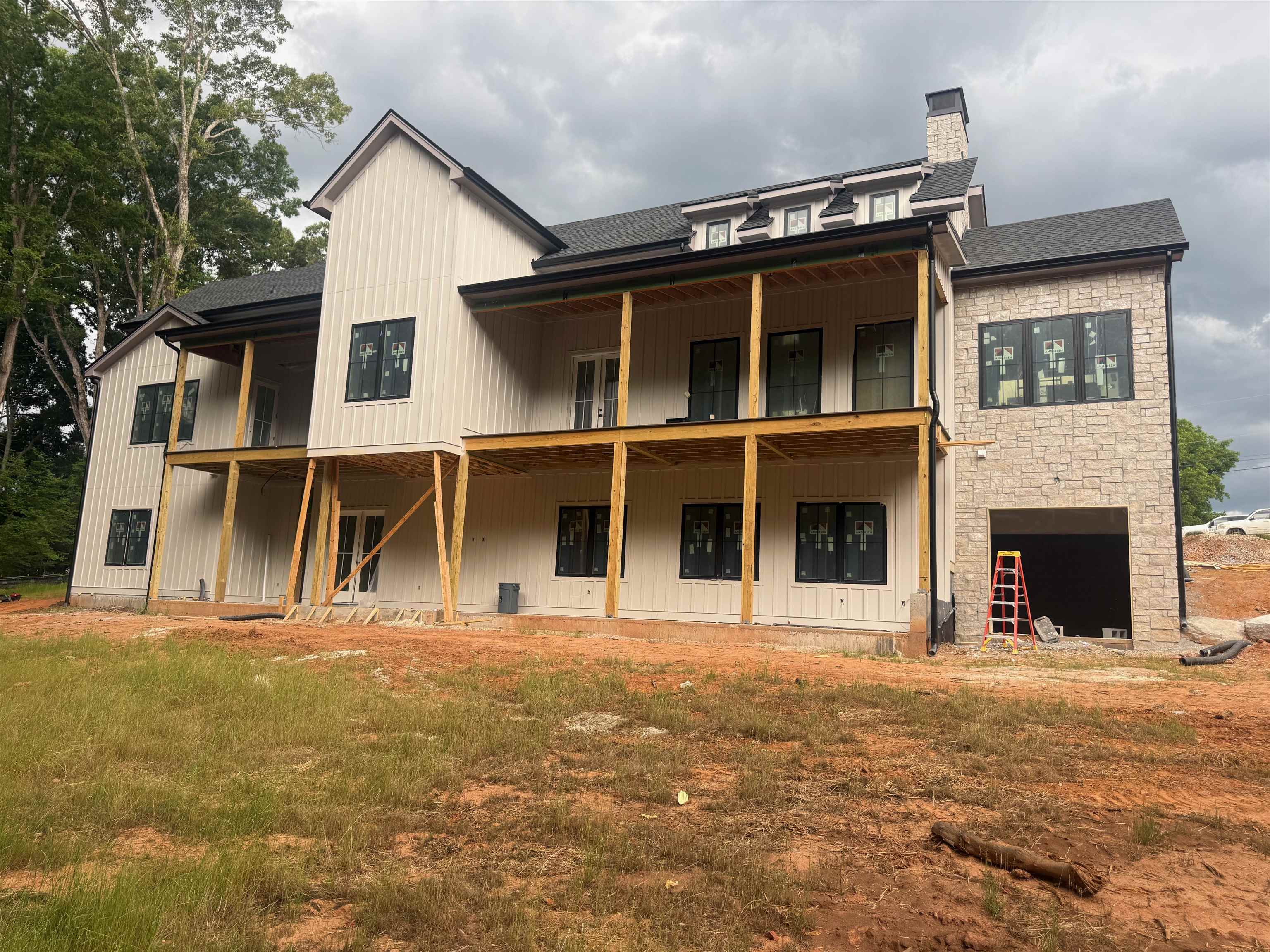 1110 SUNSET BLUFF
