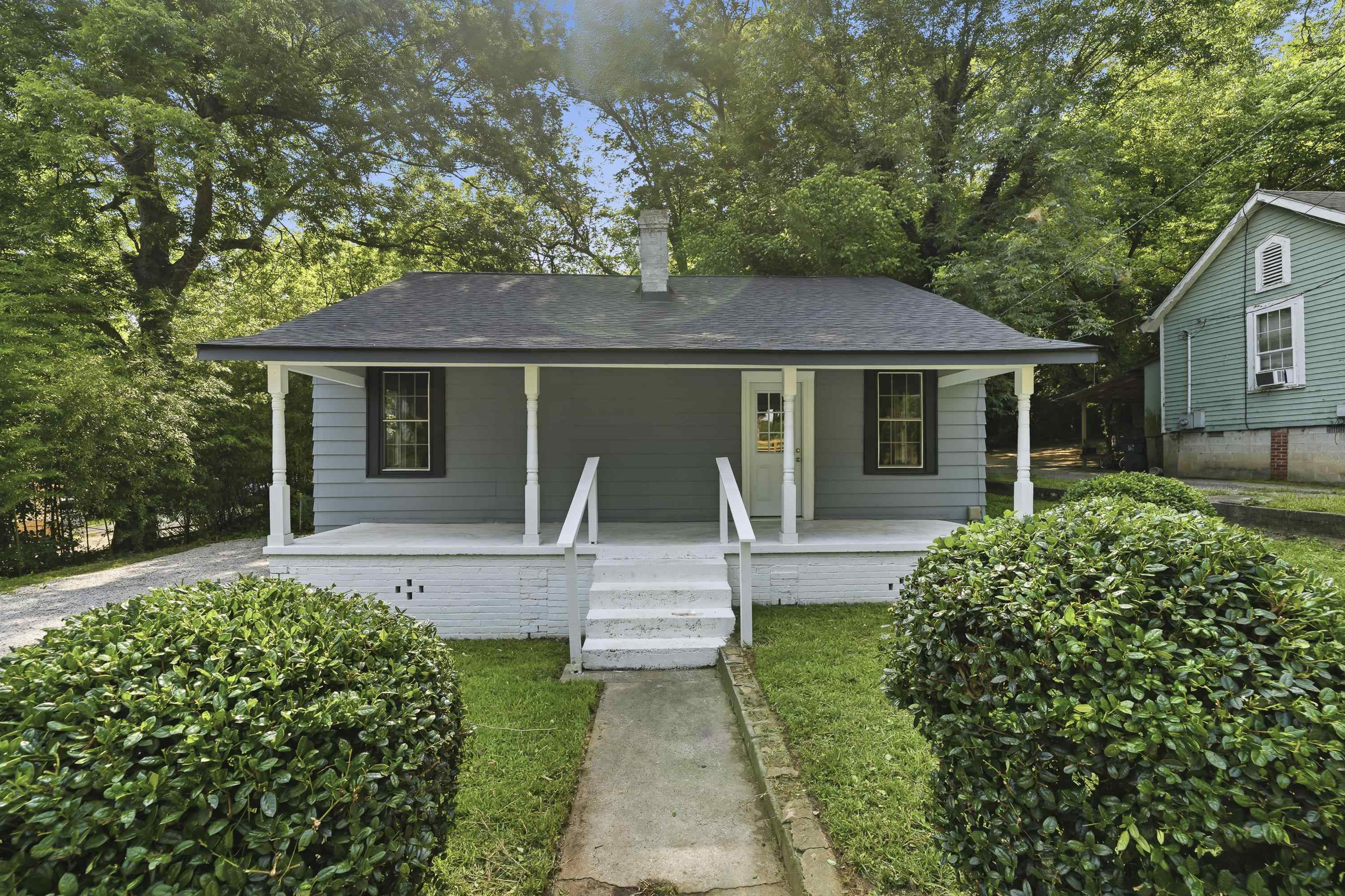 207 N LAUREL AVENUE
