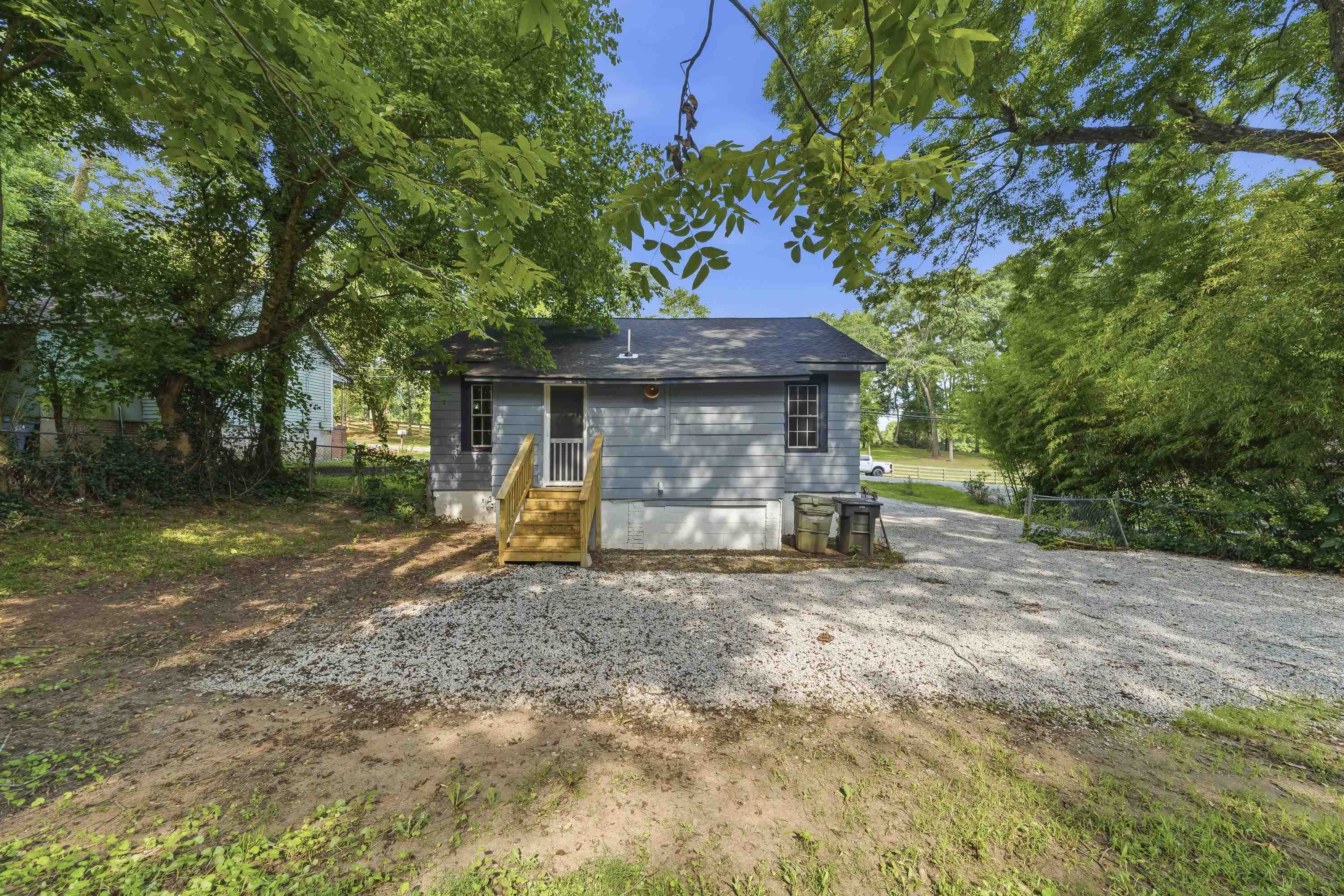 207 N LAUREL AVENUE