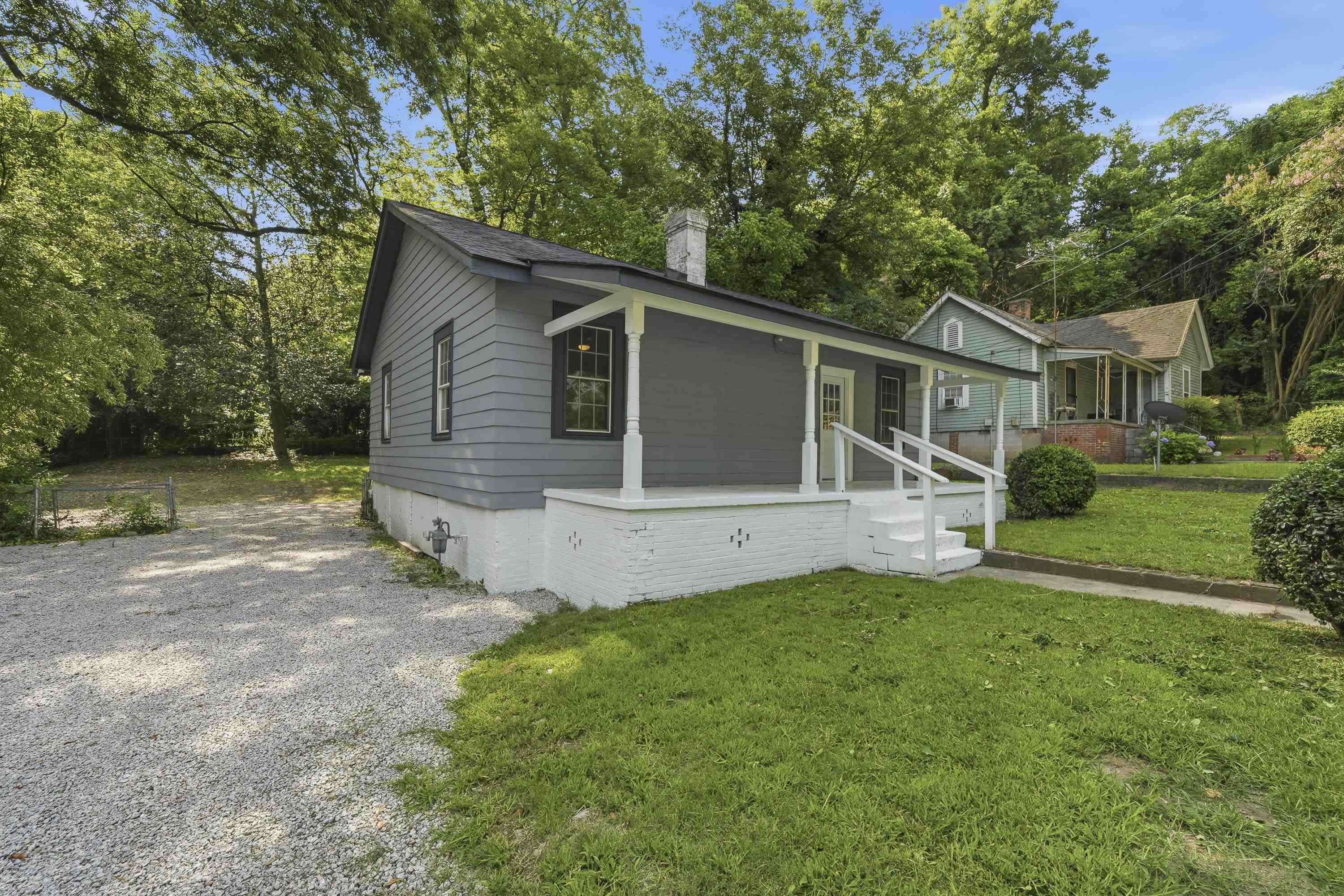 207 N LAUREL AVENUE