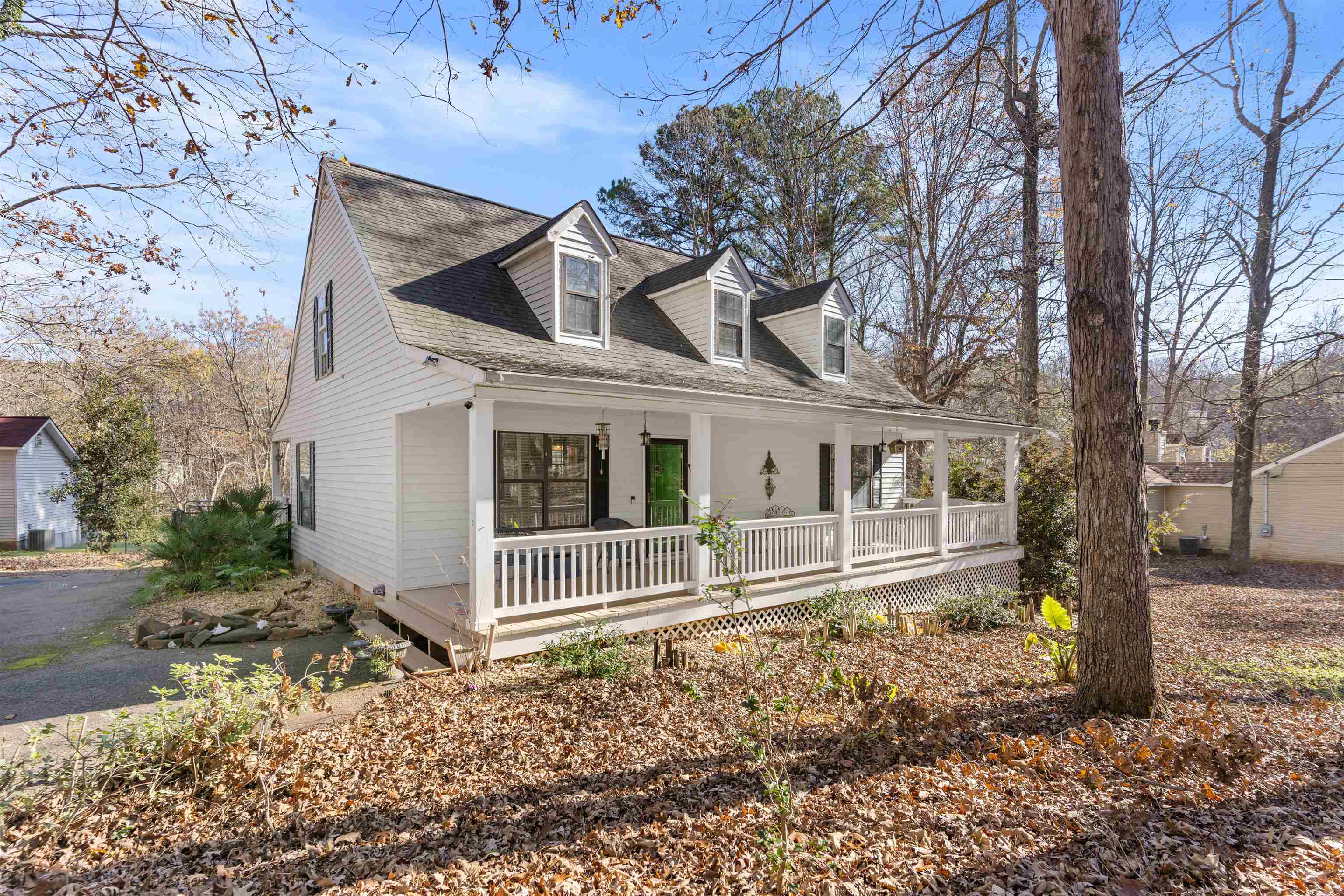 121 E RIVER BEND DRIVE