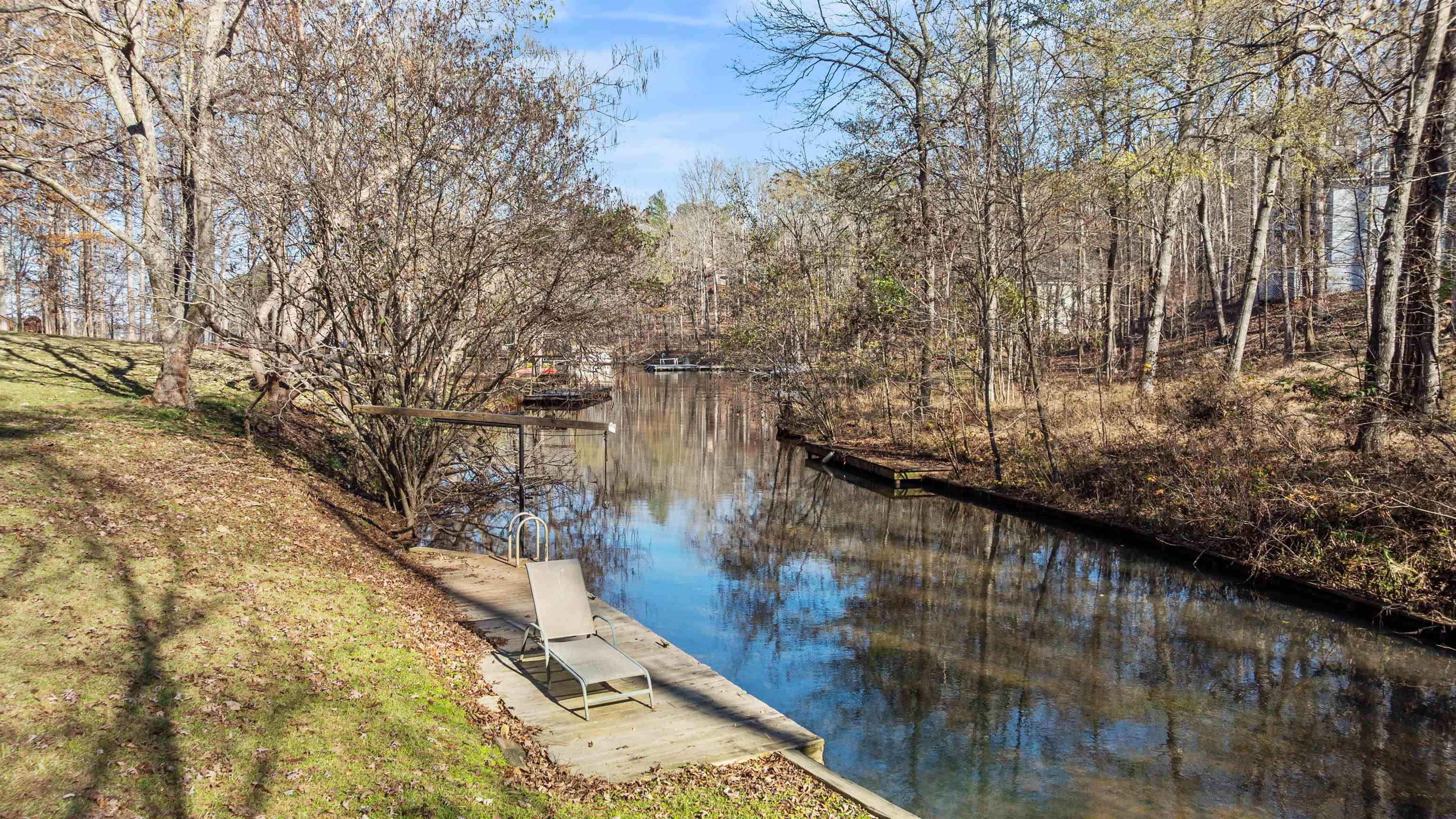 121 E RIVER BEND DRIVE