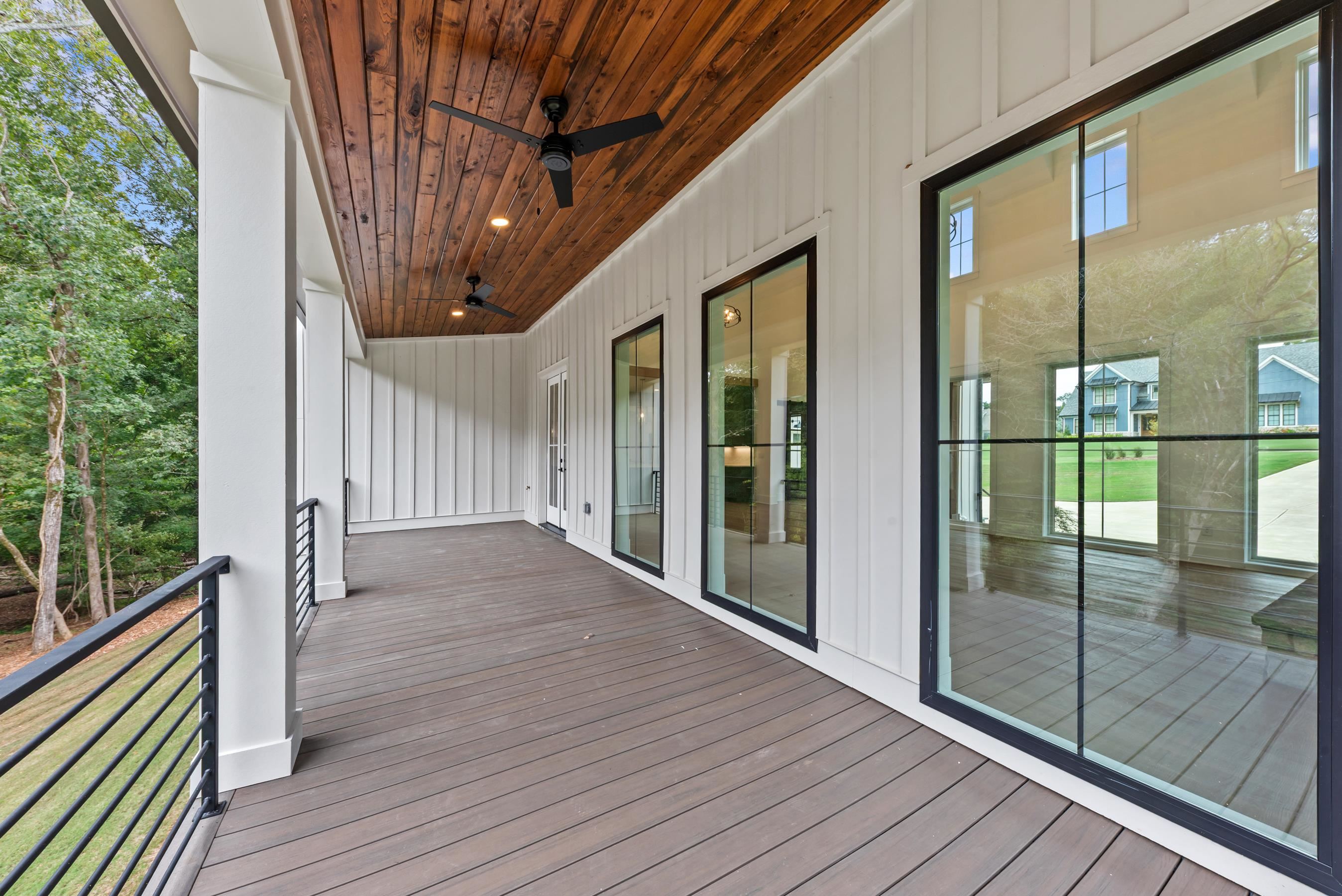 1110 SUNSET BLUFF