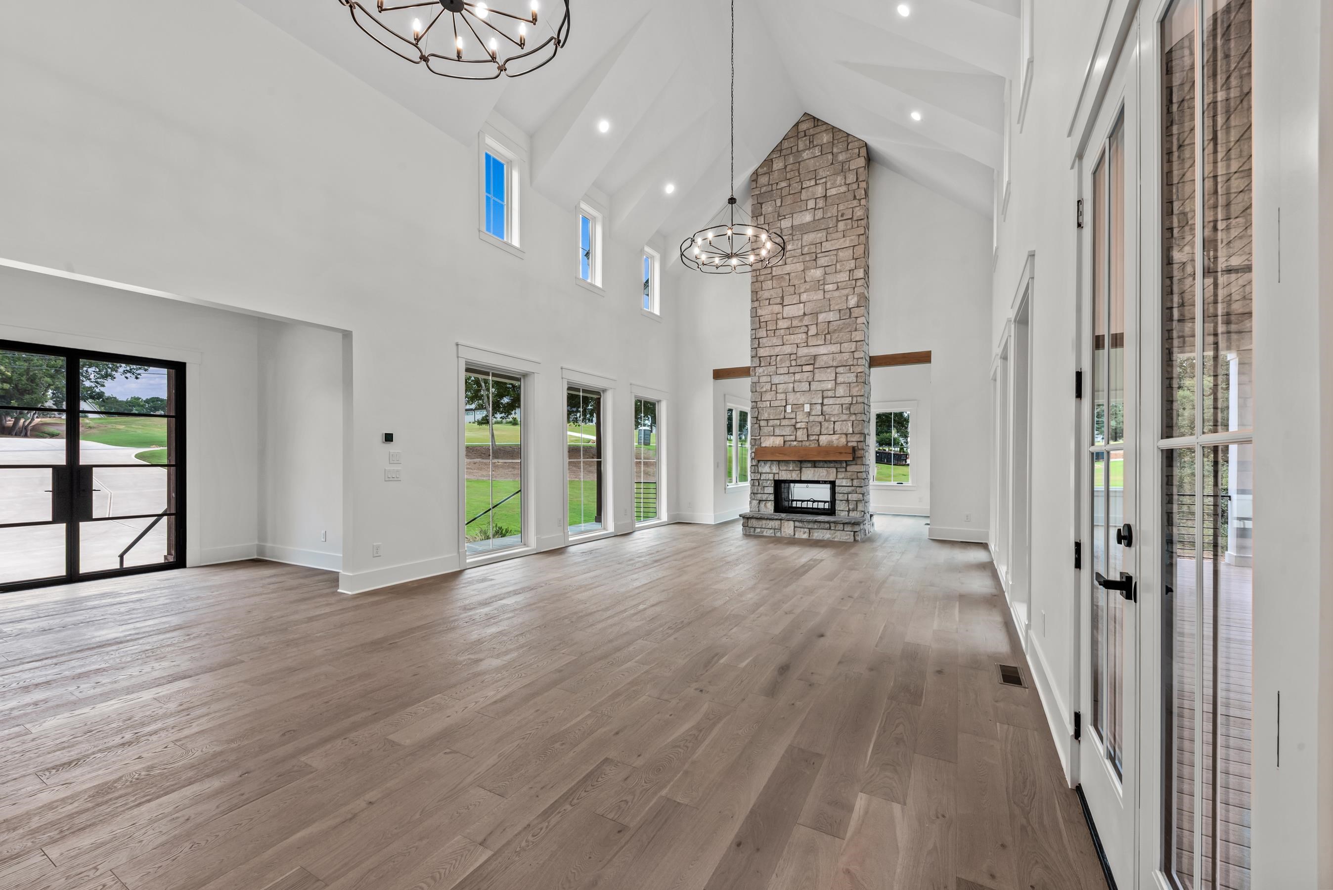 1110 SUNSET BLUFF