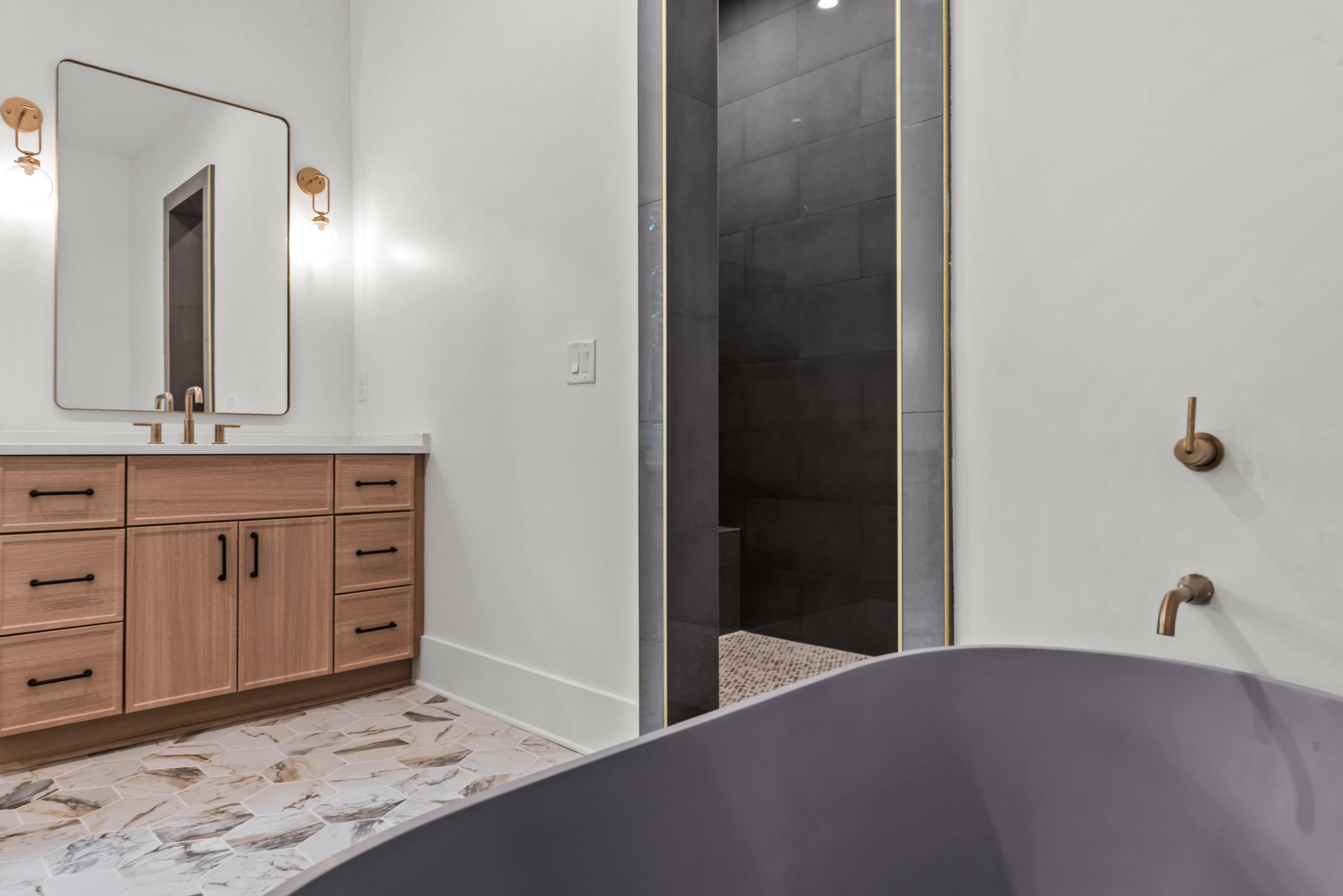 1110 SUNSET BLUFF