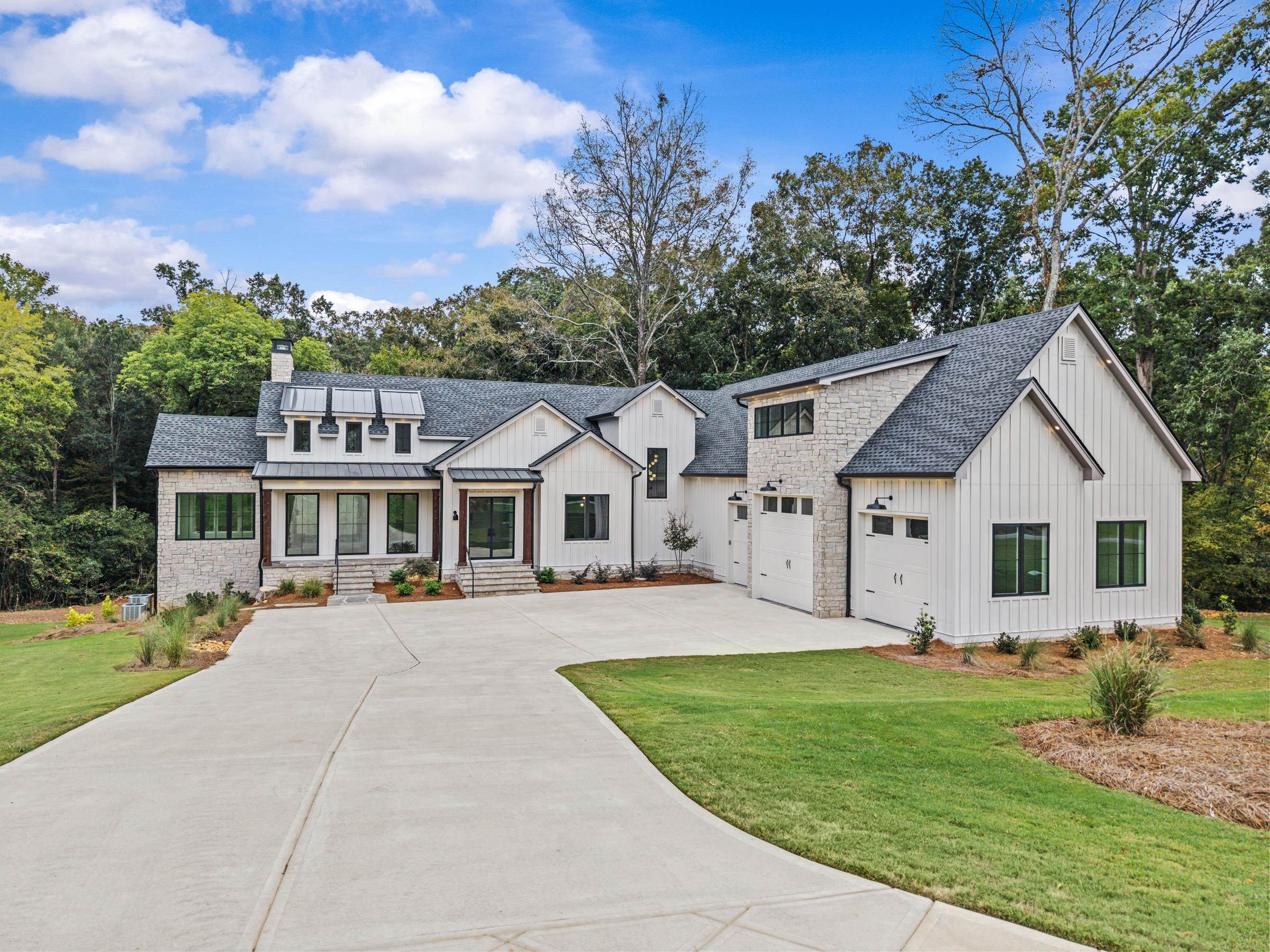 1110 SUNSET BLUFF