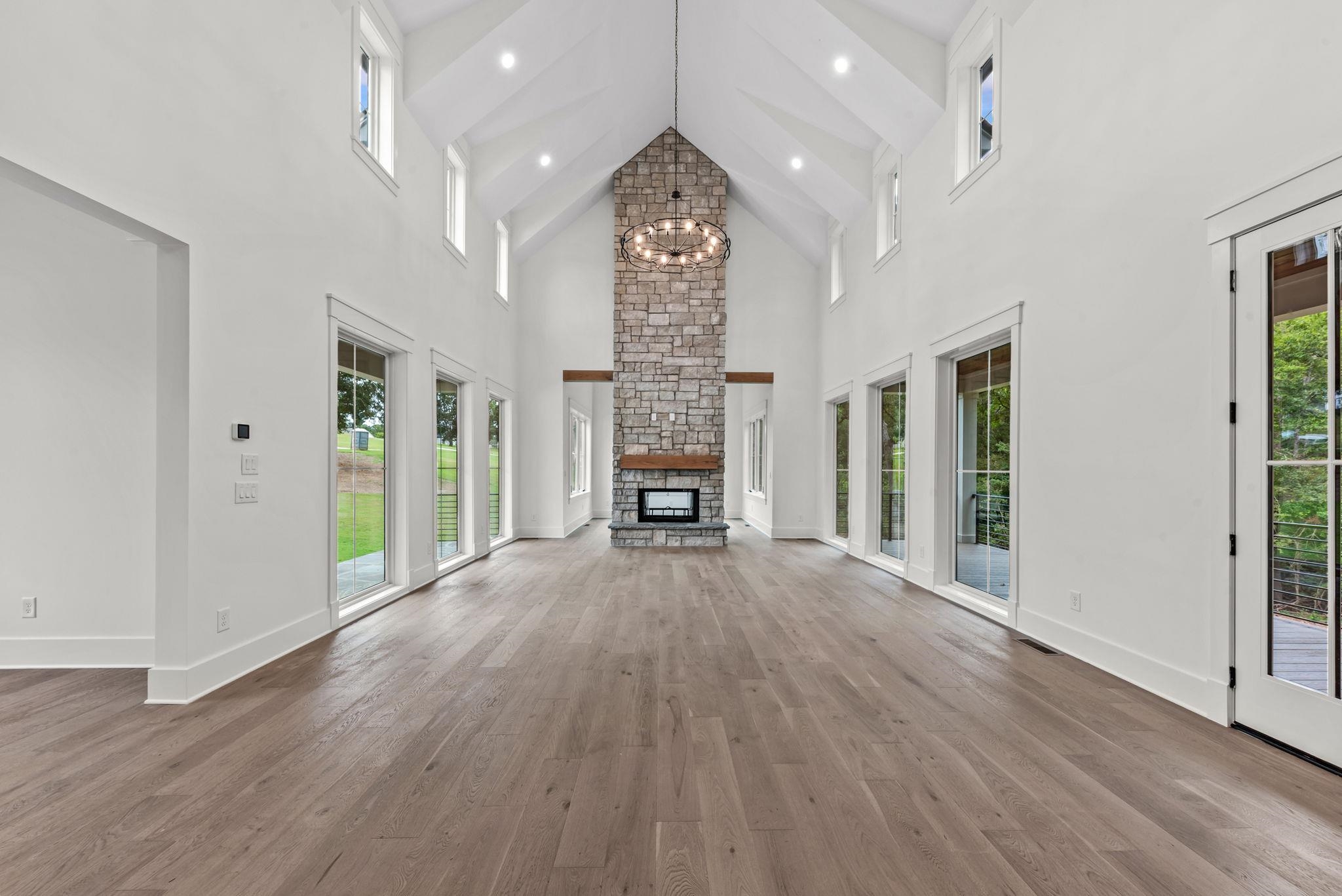 1110 SUNSET BLUFF