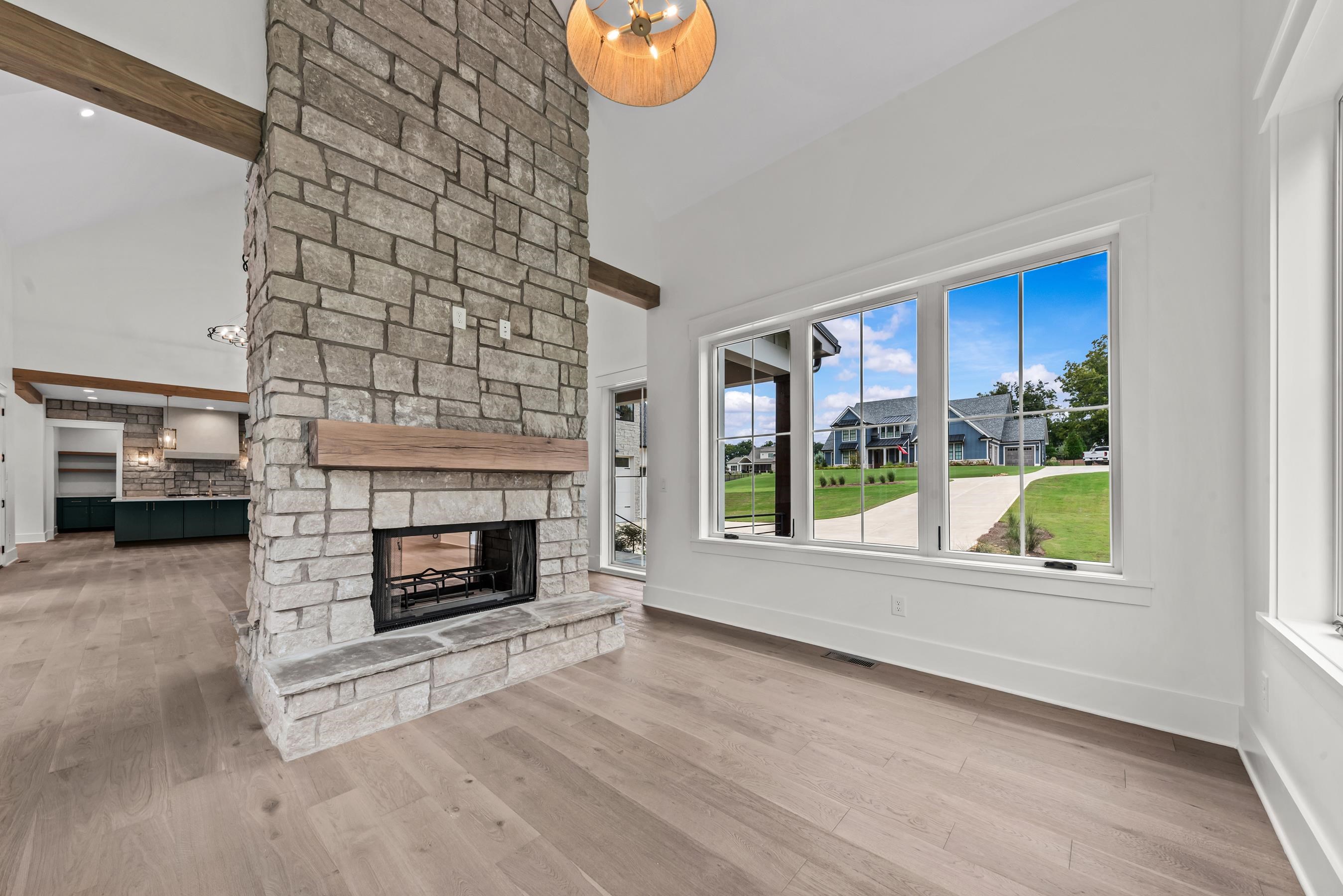1110 SUNSET BLUFF