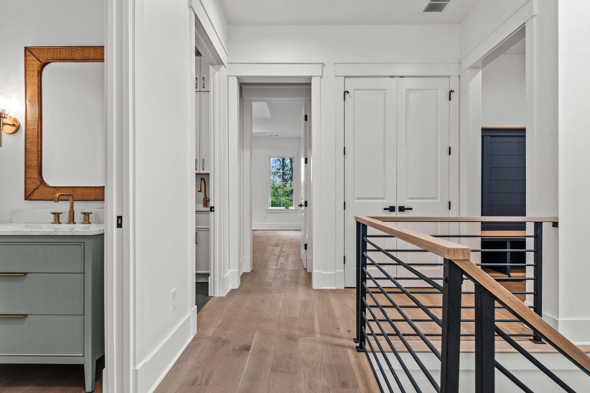 1110 SUNSET BLUFF