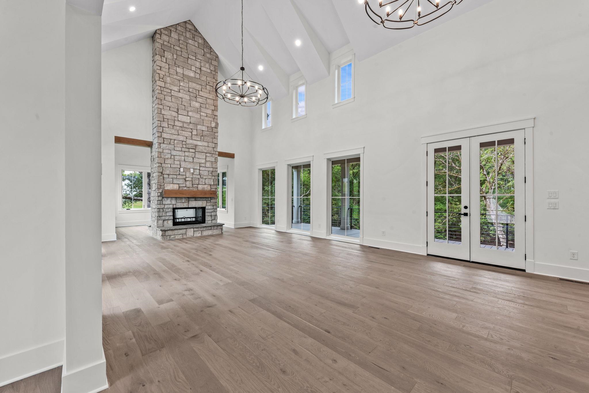 1110 SUNSET BLUFF