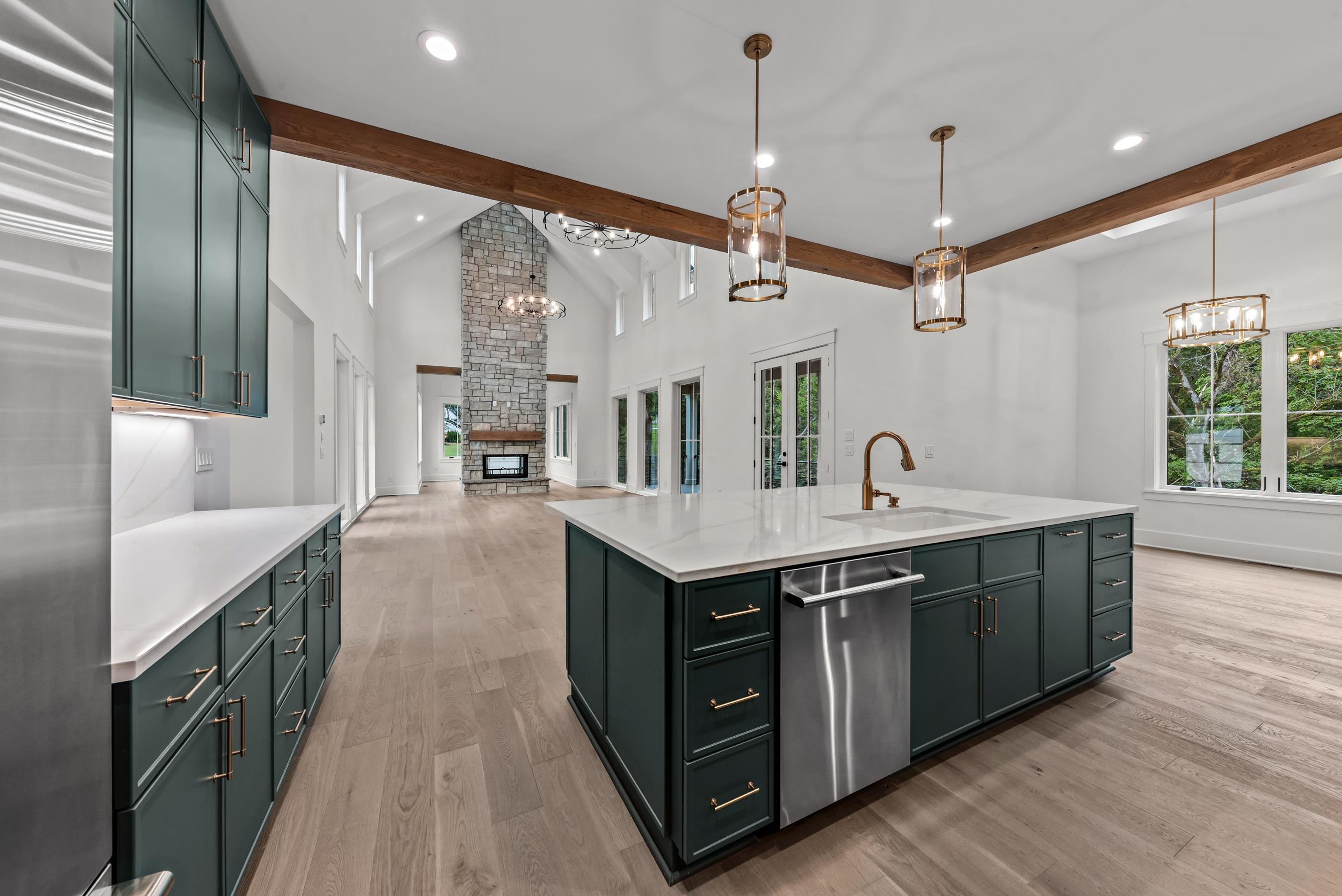 1110 SUNSET BLUFF
