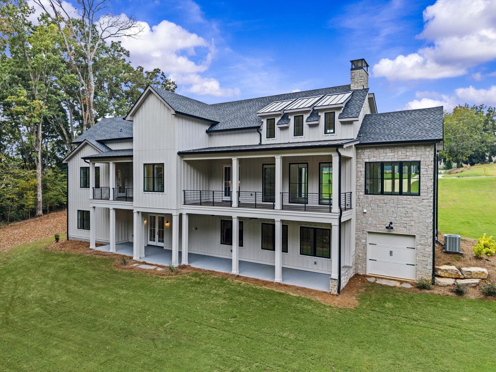1110 SUNSET BLUFF