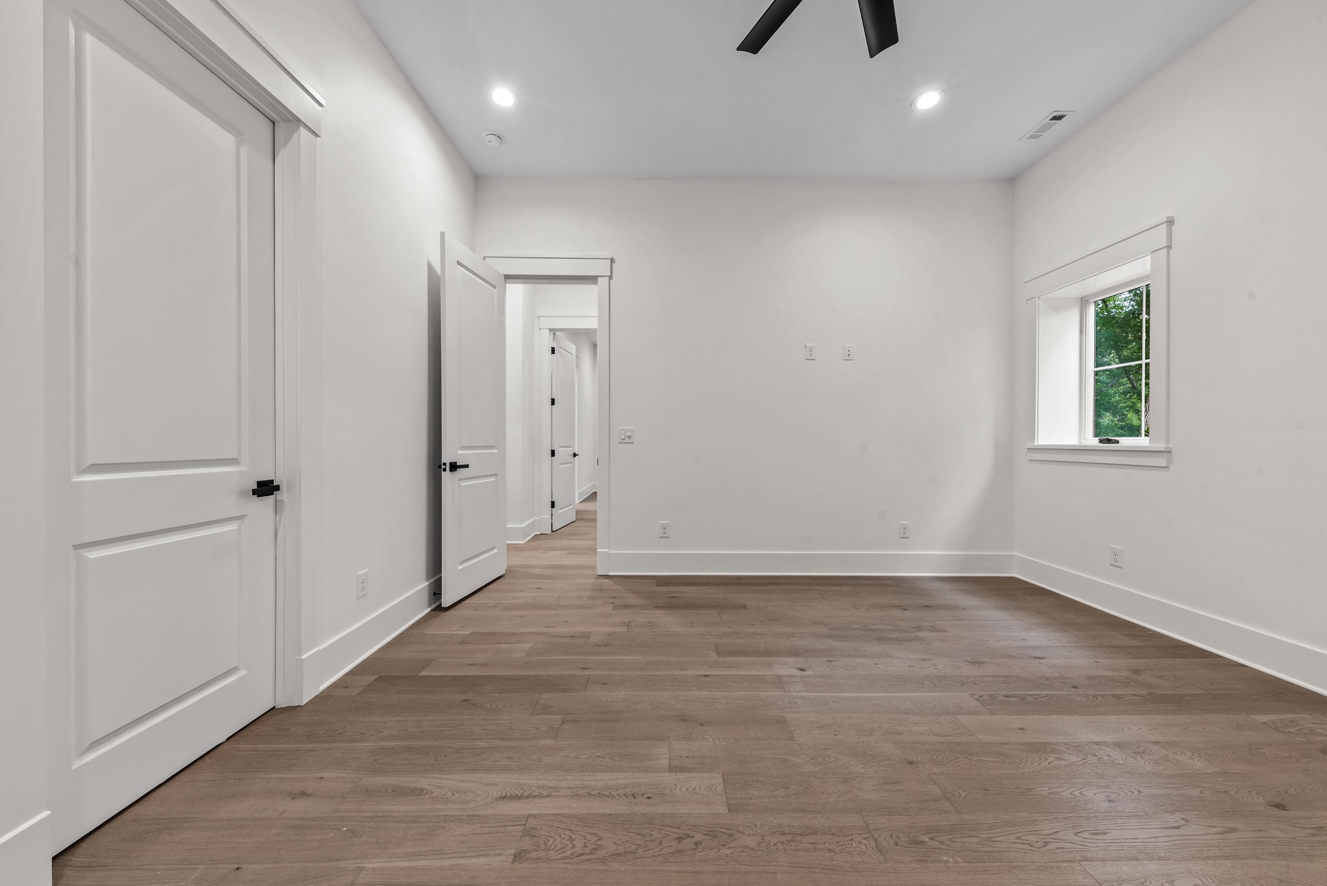 1110 SUNSET BLUFF