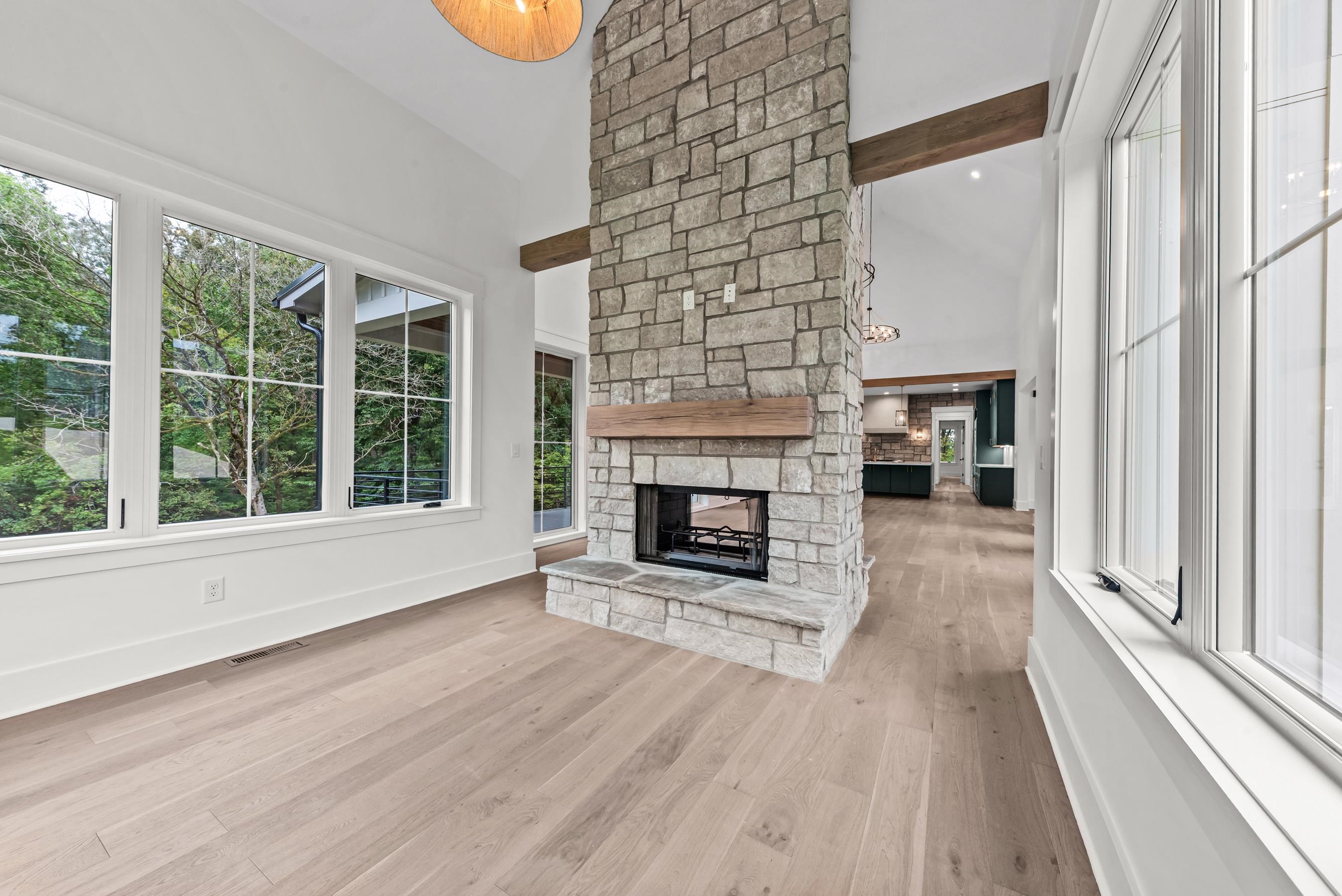 1110 SUNSET BLUFF