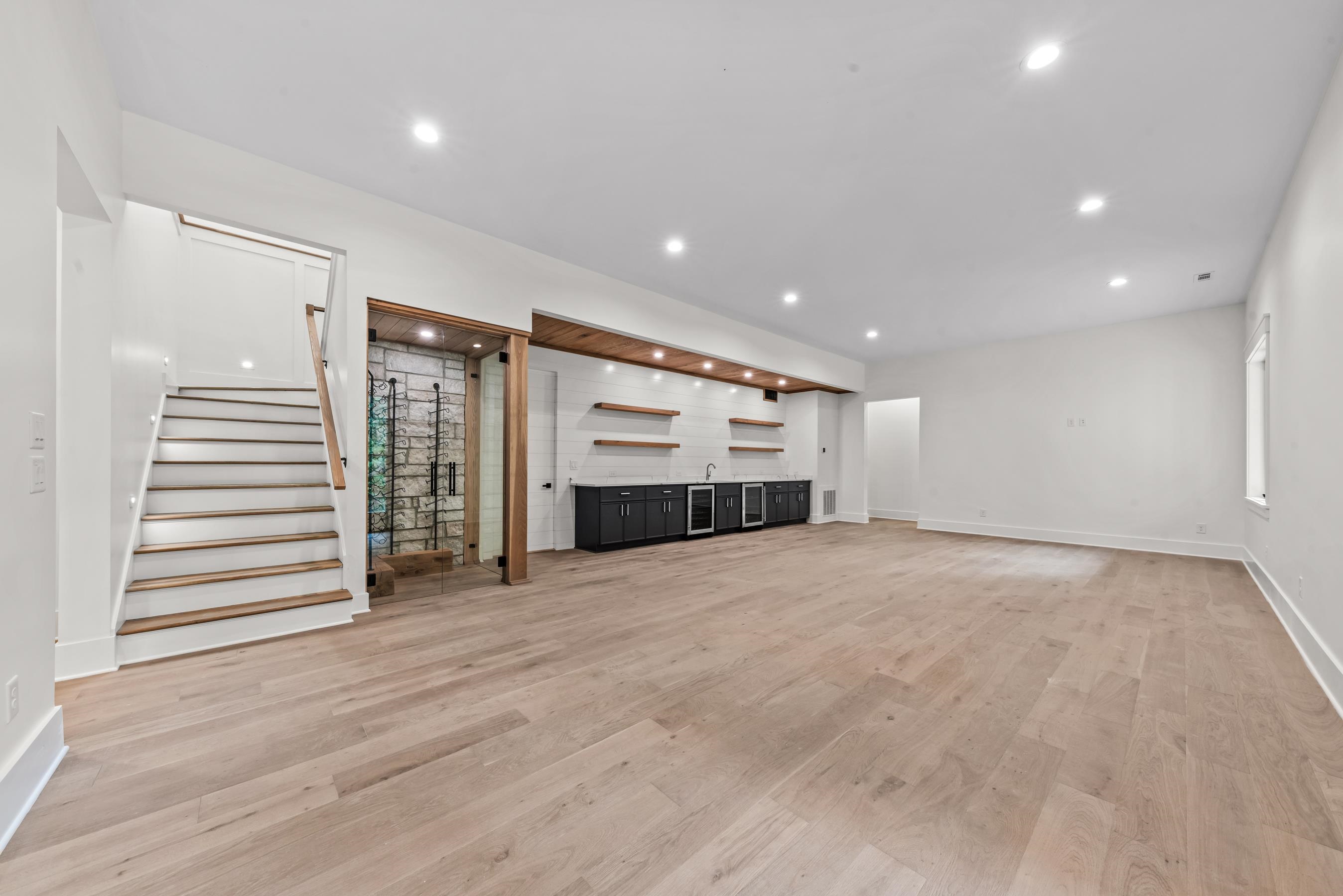 1110 SUNSET BLUFF