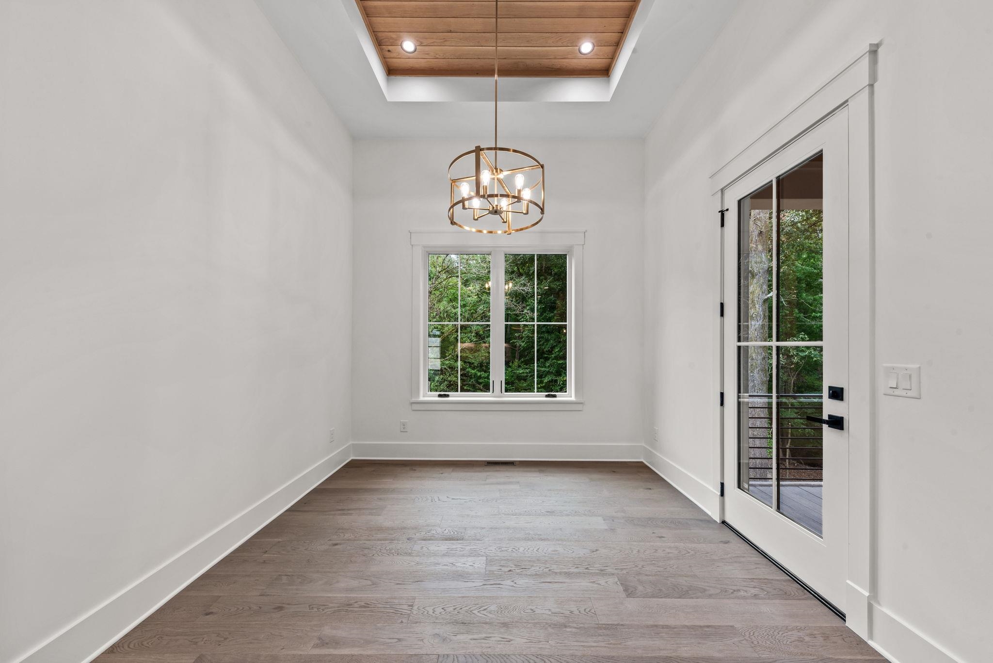 1110 SUNSET BLUFF