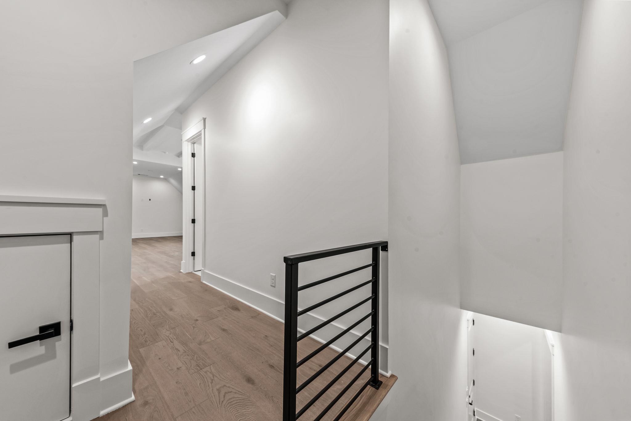 1110 SUNSET BLUFF