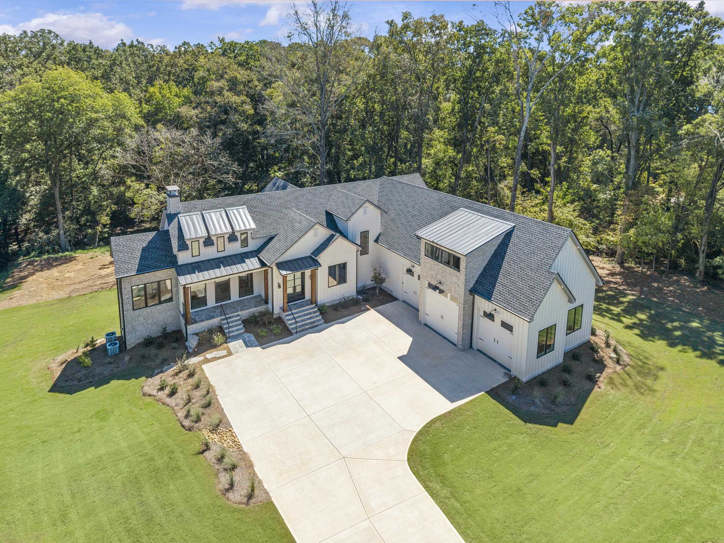1110 SUNSET BLUFF