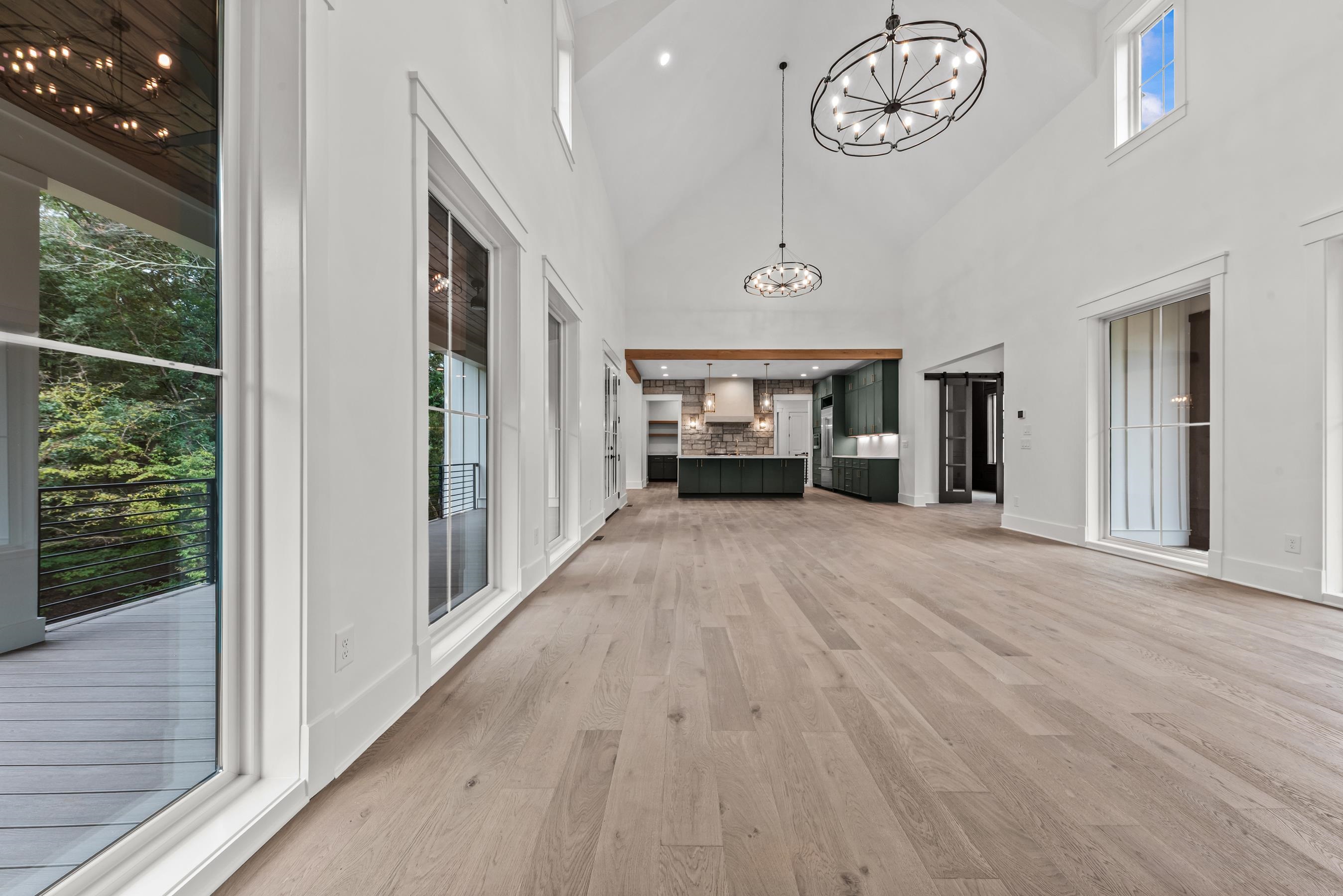 1110 SUNSET BLUFF