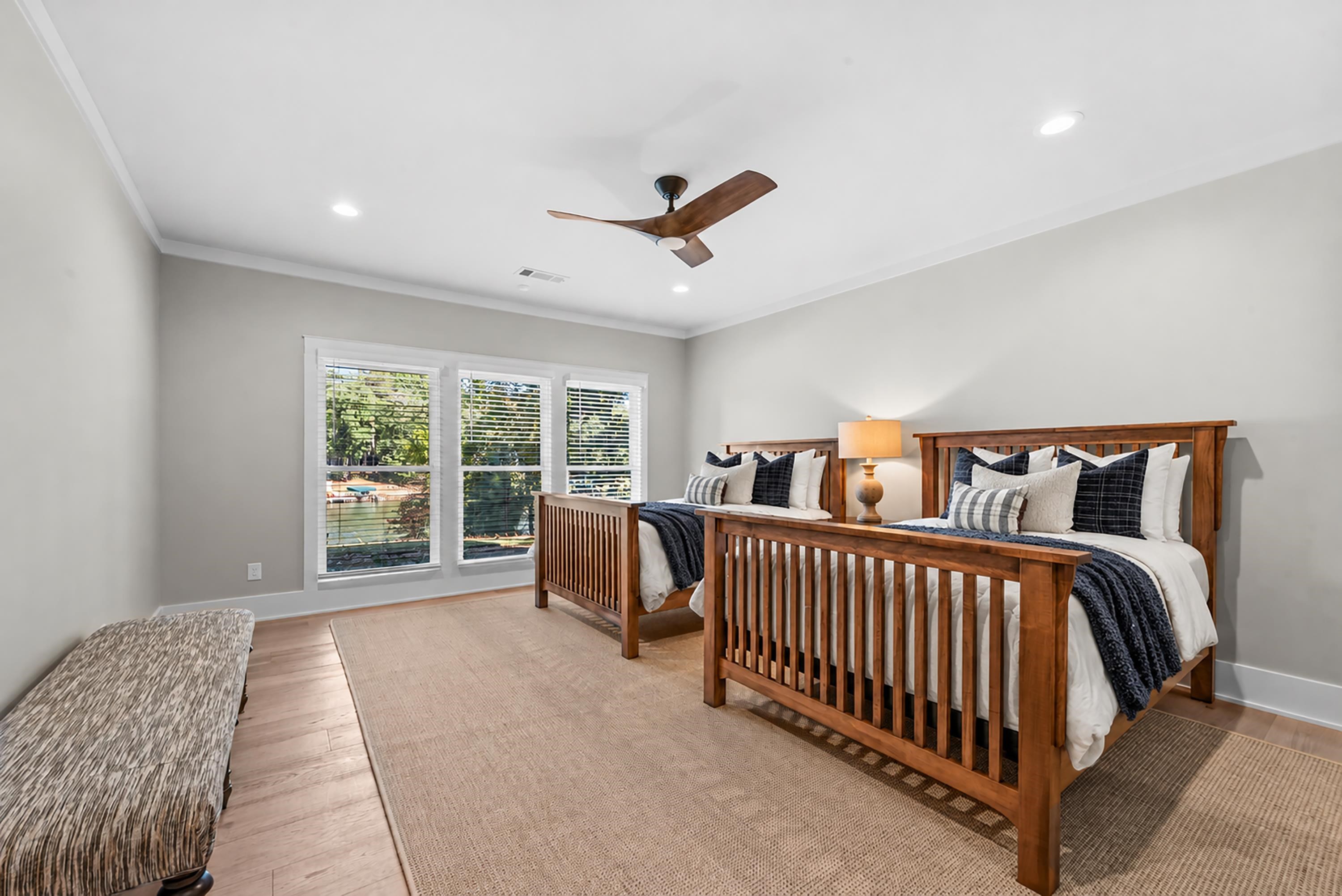 2731 CLUB DRIVE