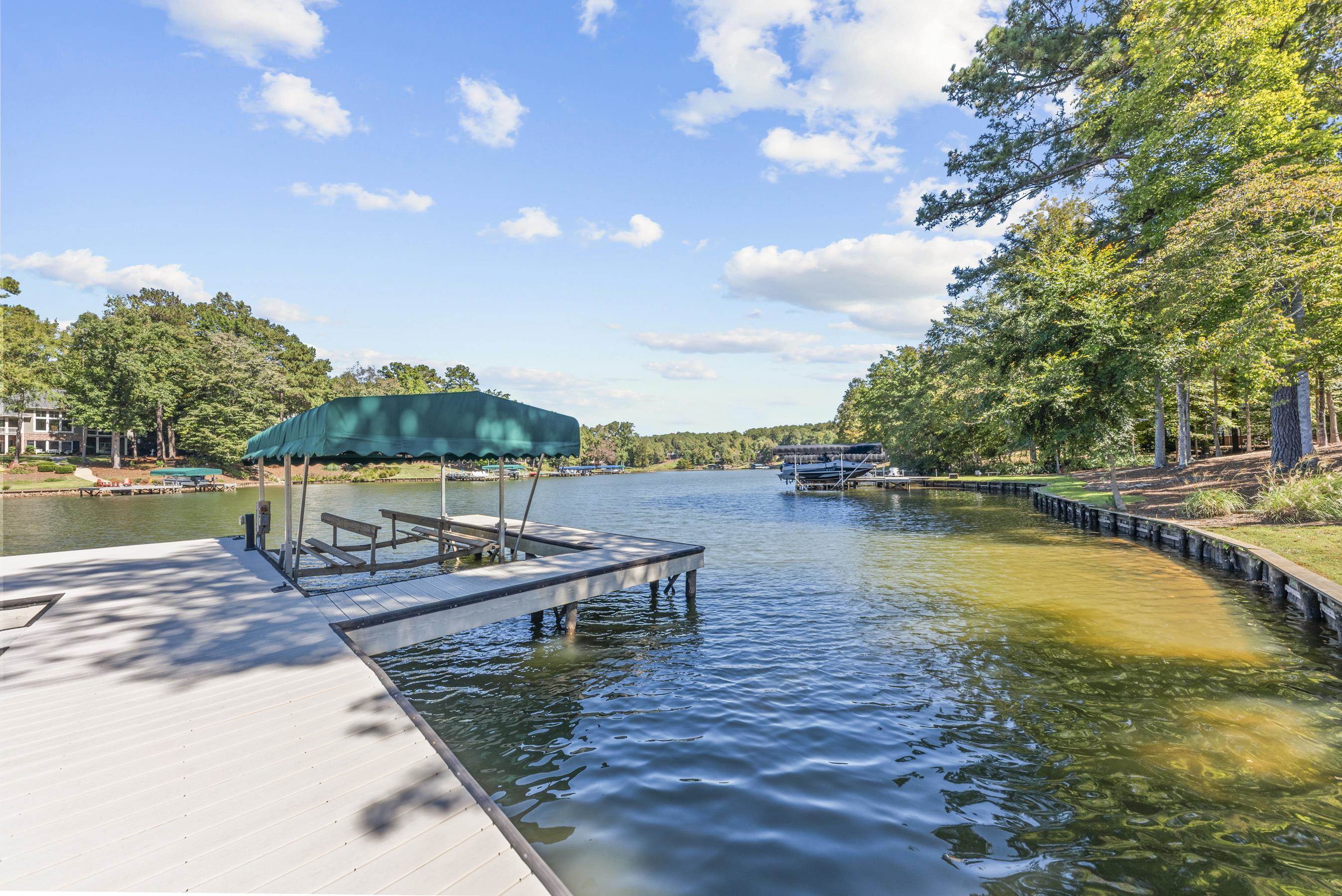 2731 CLUB DRIVE