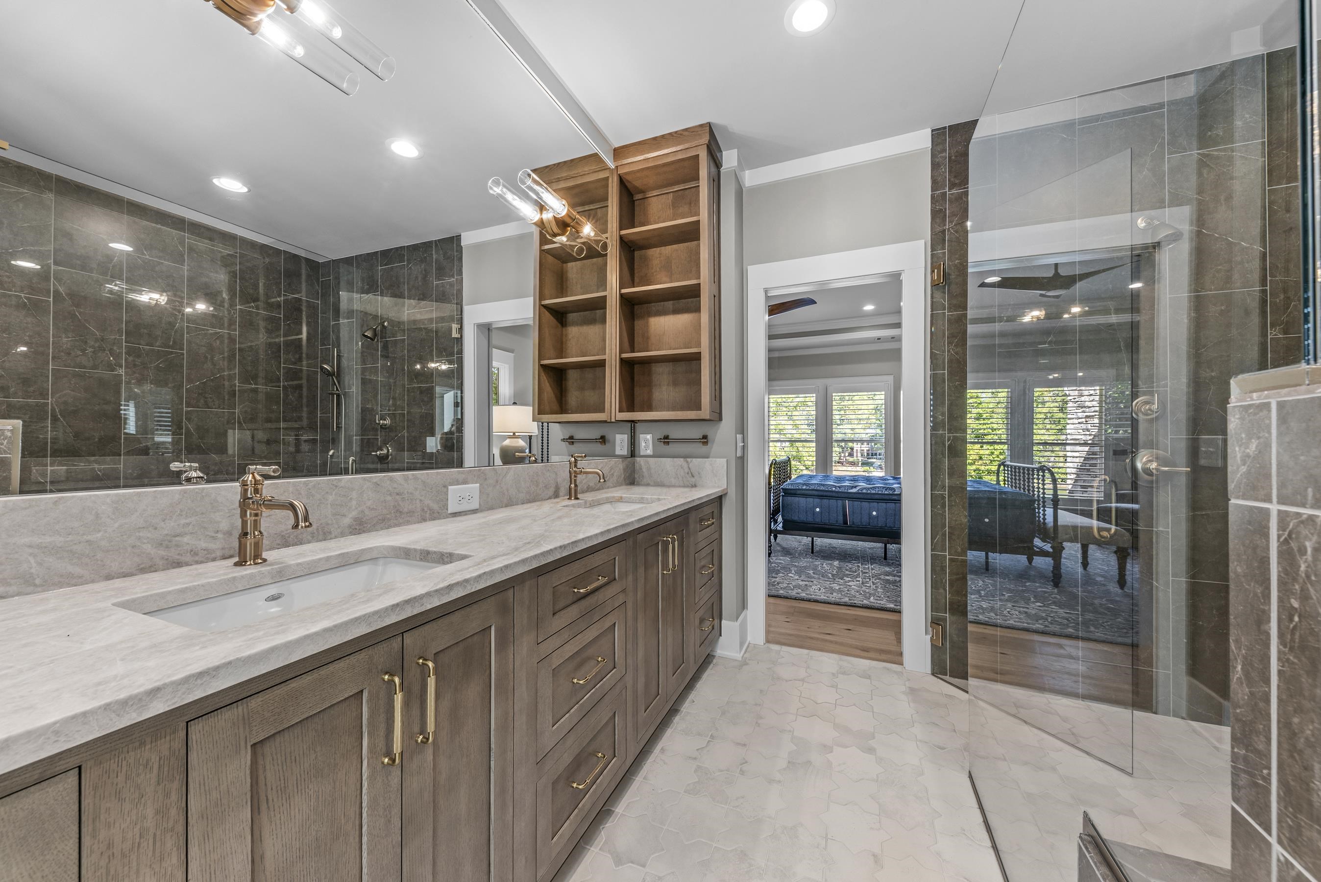 2731 CLUB DRIVE