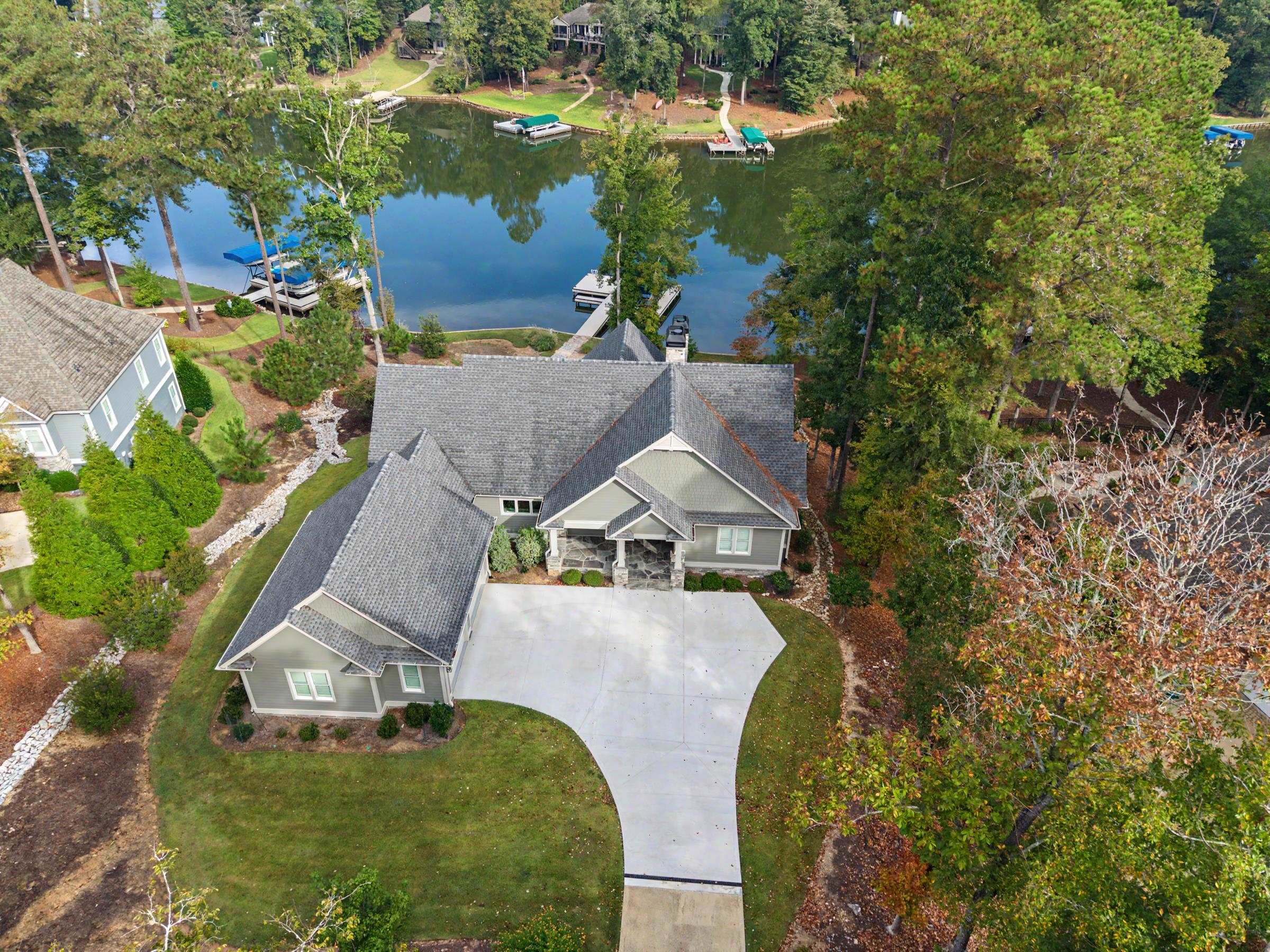 2731 CLUB DRIVE