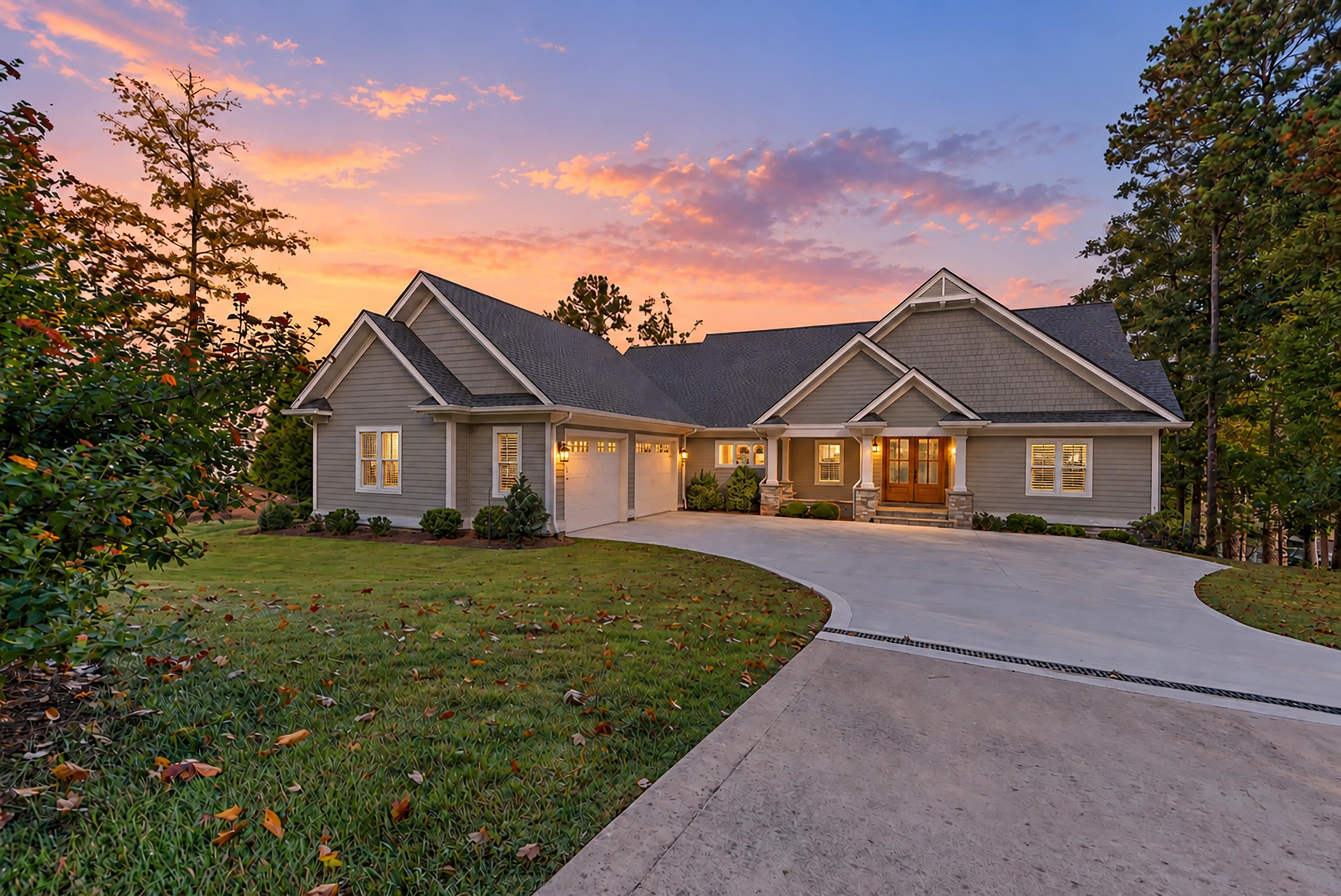 2731 CLUB DRIVE