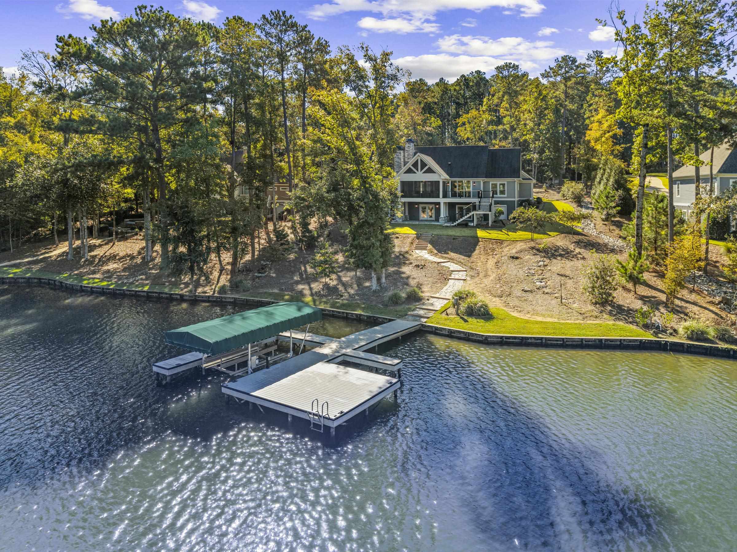 2731 CLUB DRIVE