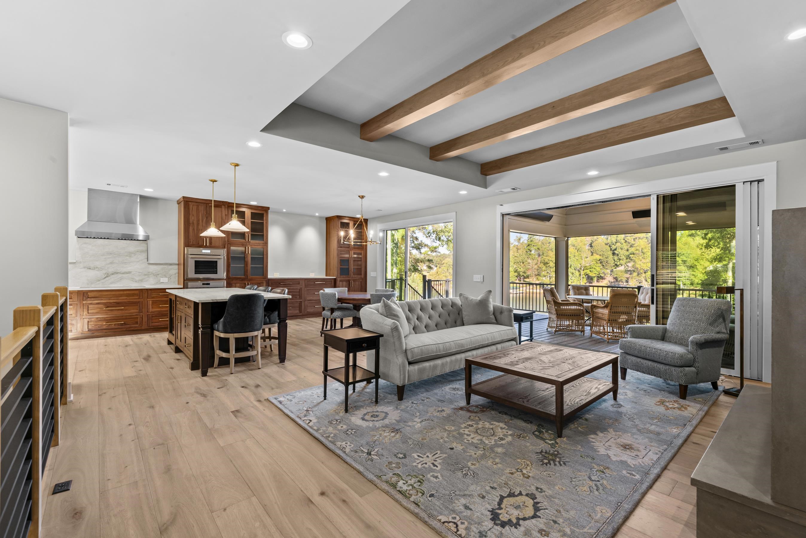 2731 CLUB DRIVE