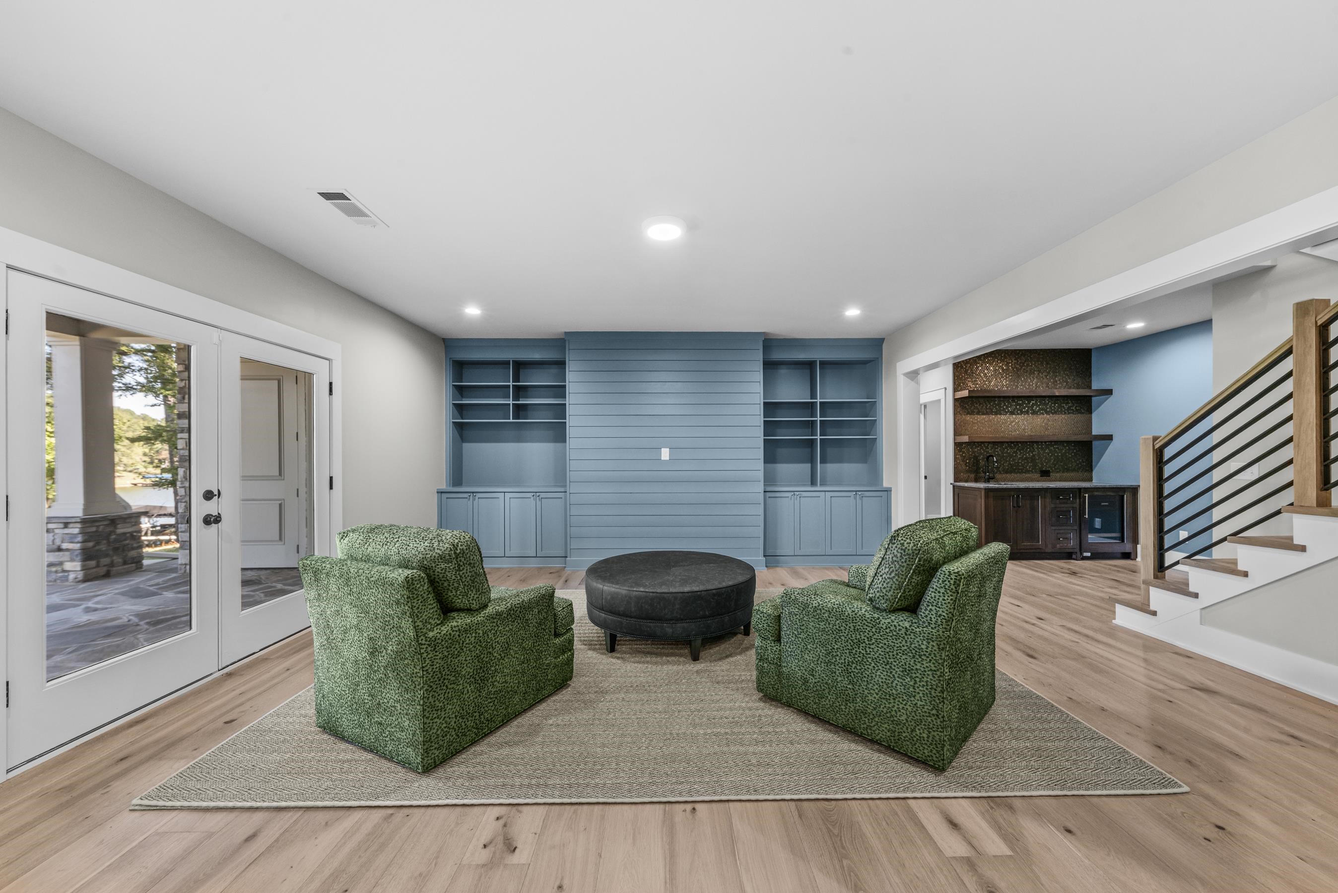 2731 CLUB DRIVE