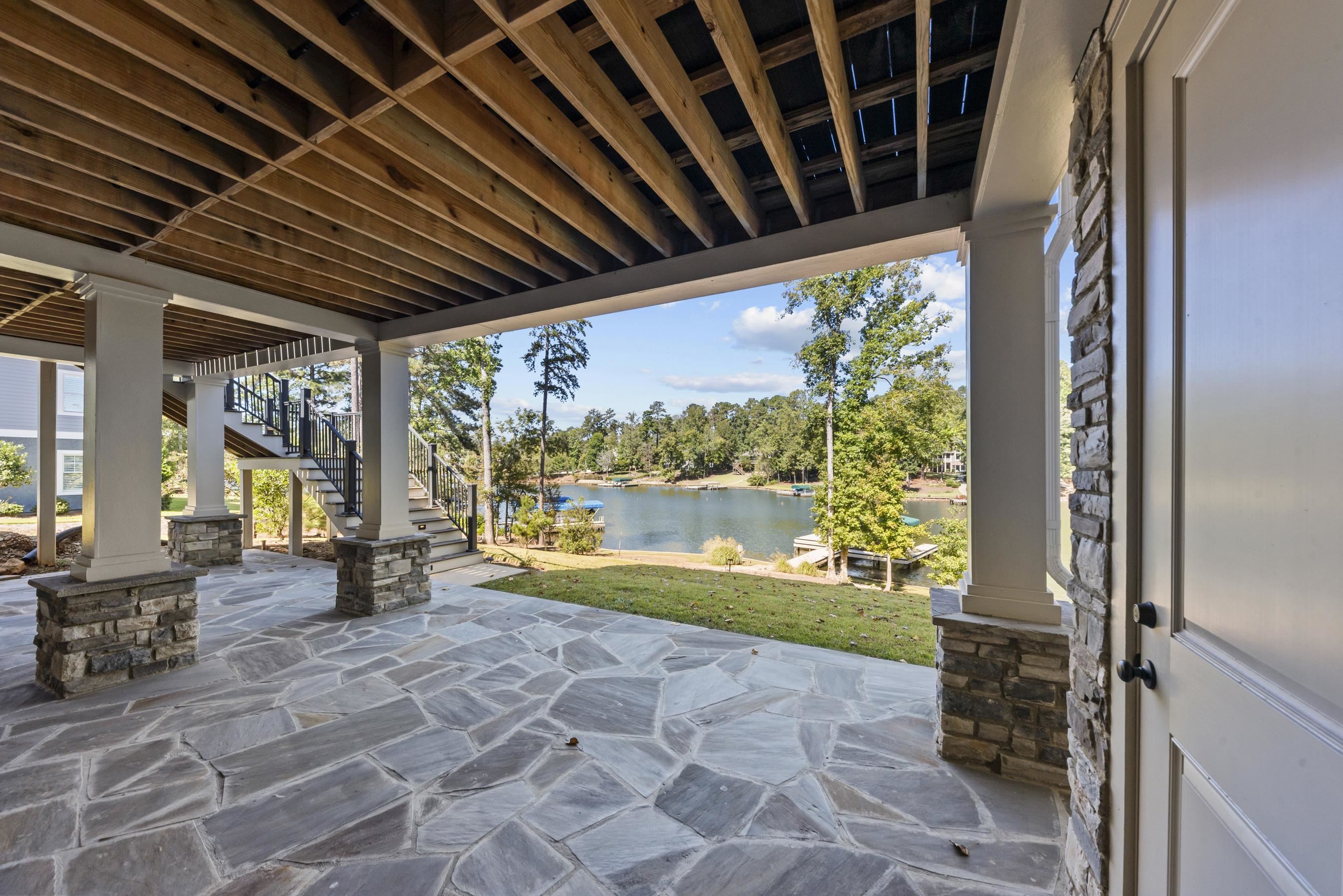 2731 CLUB DRIVE