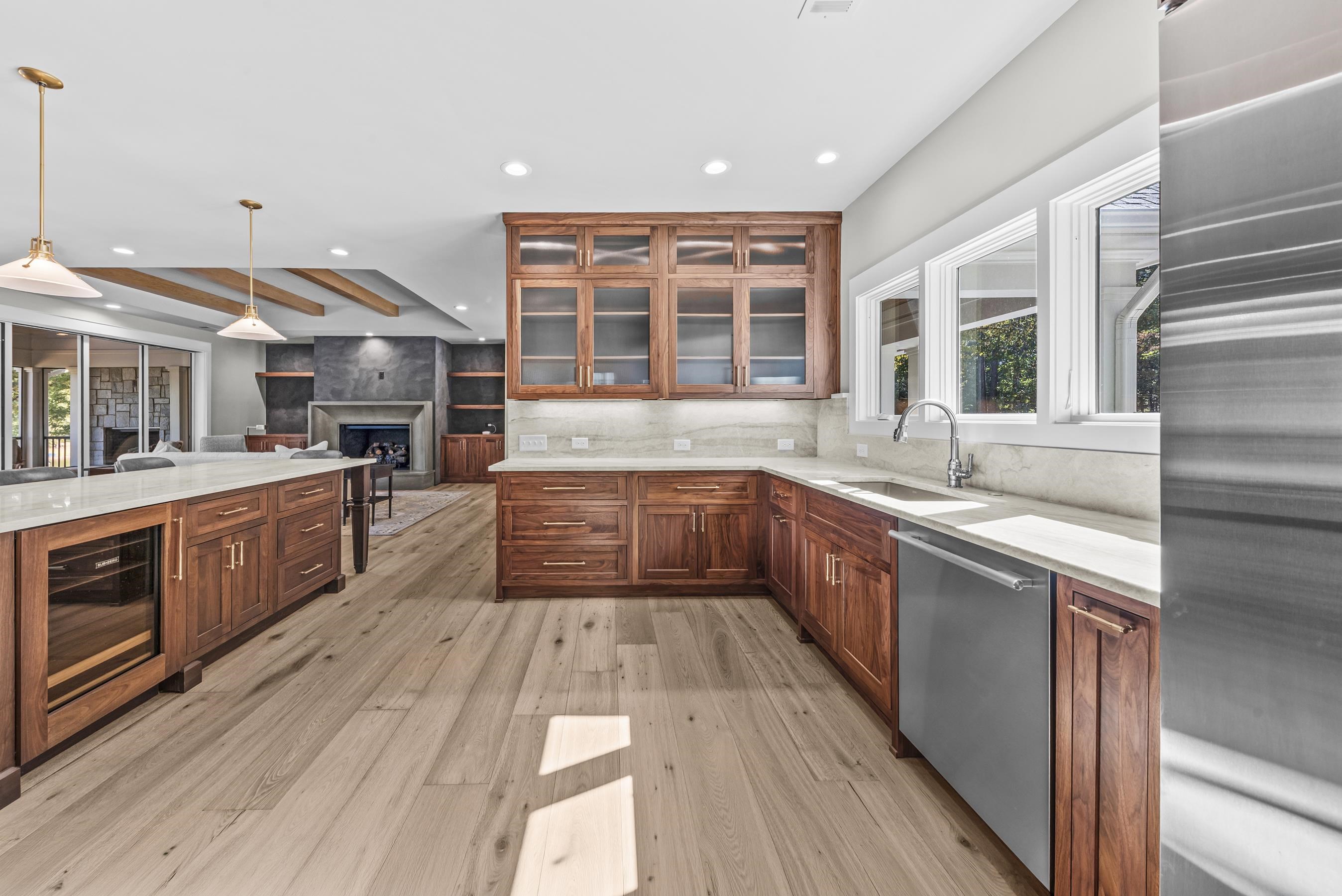 2731 CLUB DRIVE