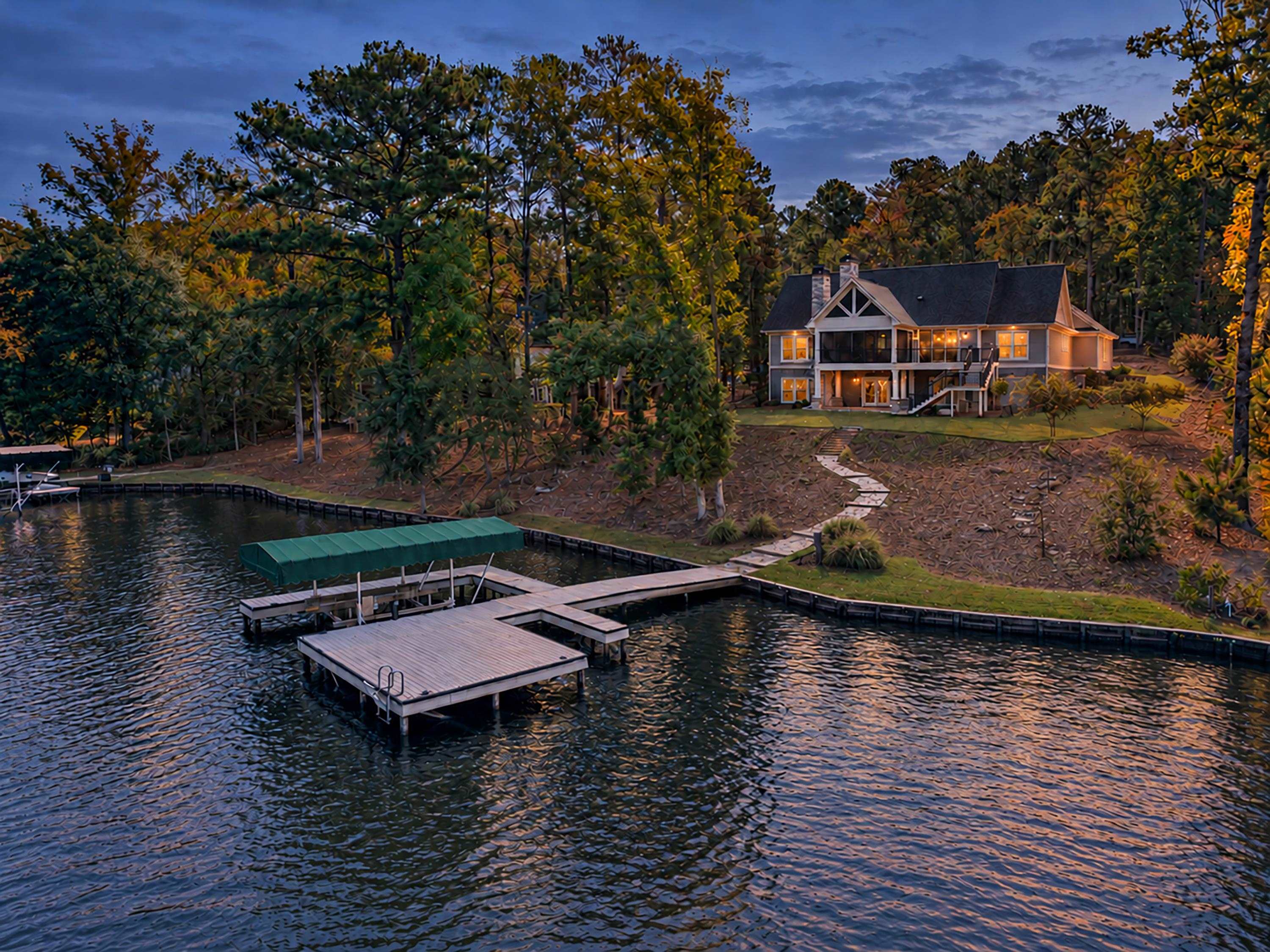 2731 CLUB DRIVE