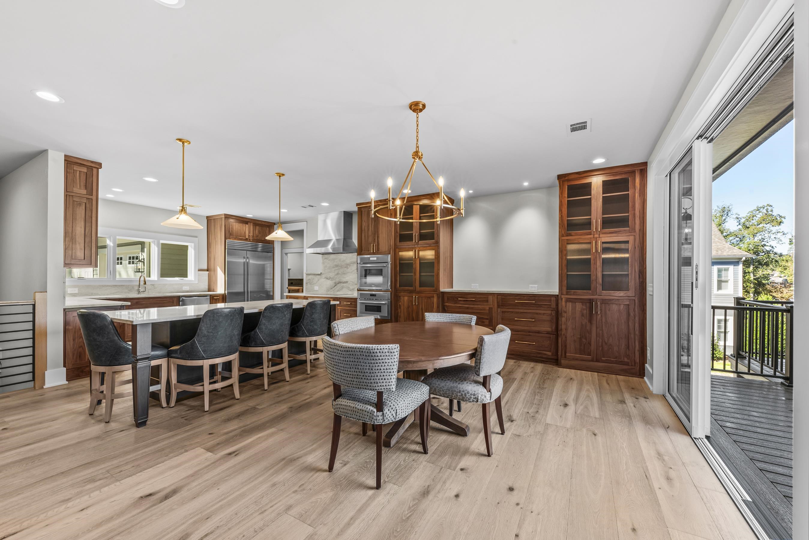 2731 CLUB DRIVE