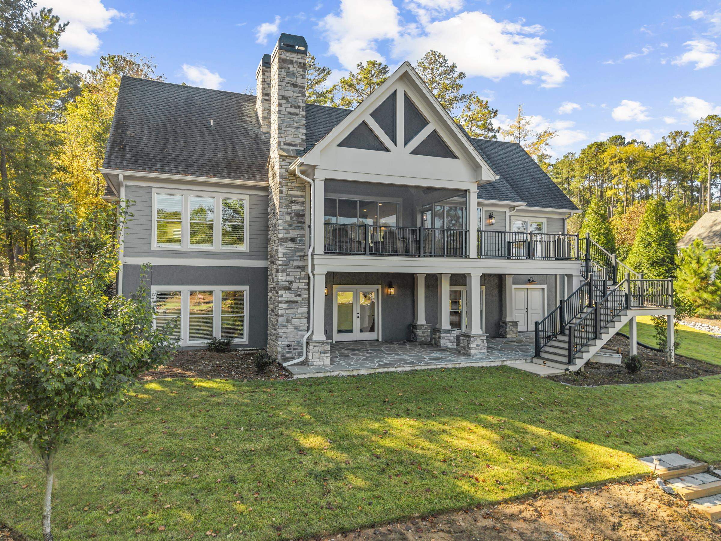 2731 CLUB DRIVE