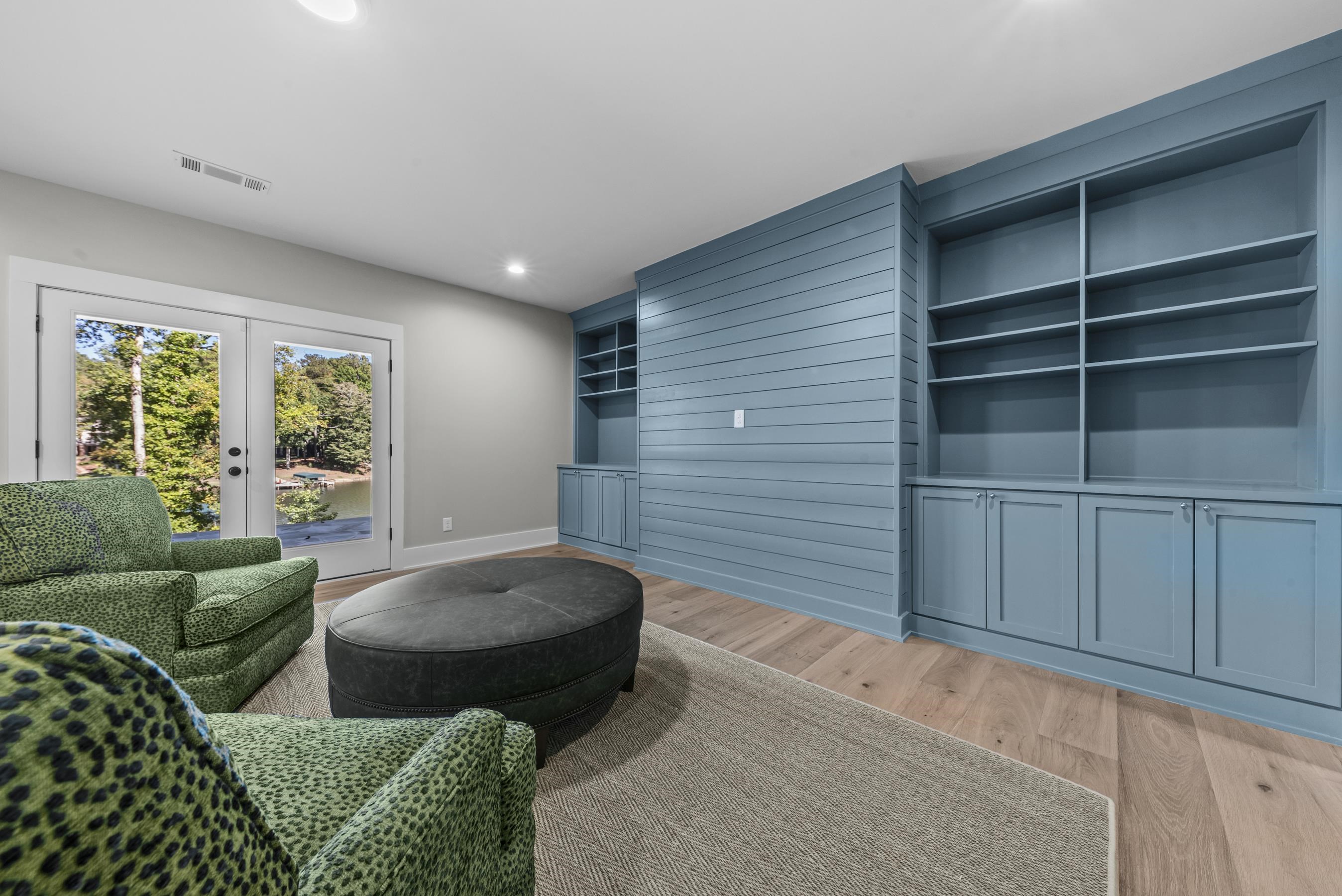 2731 CLUB DRIVE