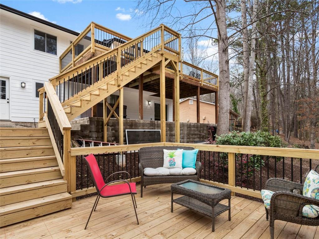 595 Creekwood Crossing